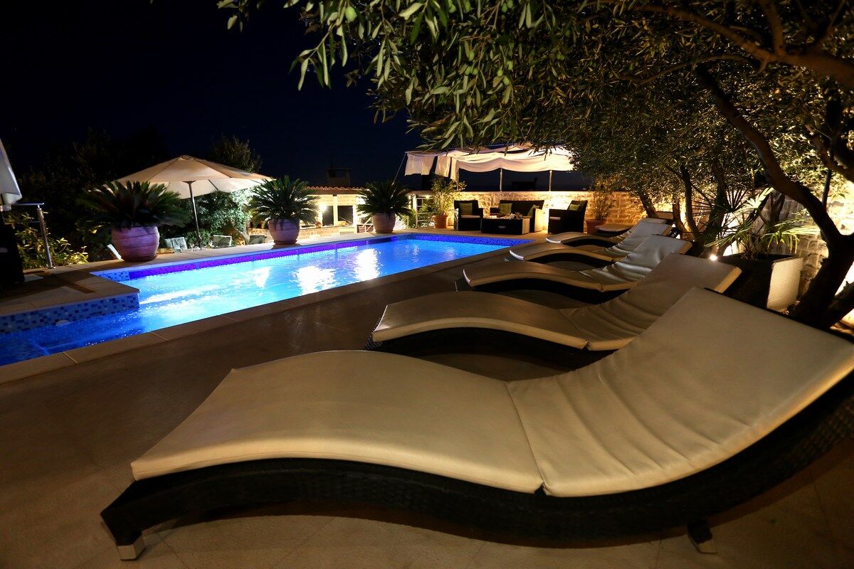 Apartments Hermes 100061-A1
