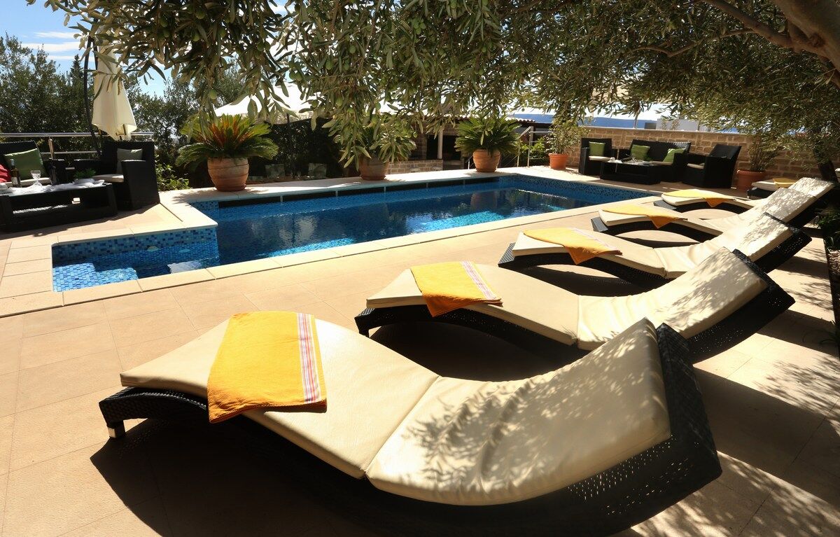 Apartments Hermes 100061-A1