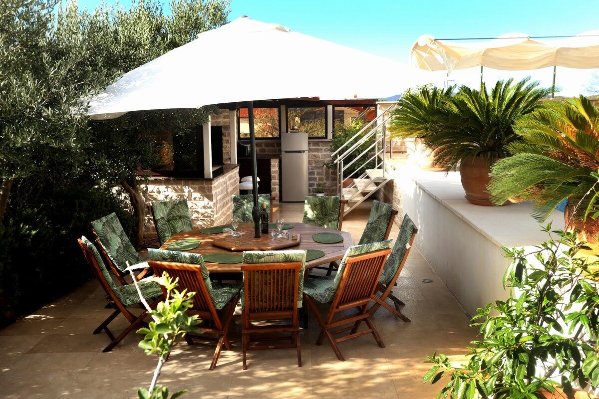 Apartments Hermes 100061-A1