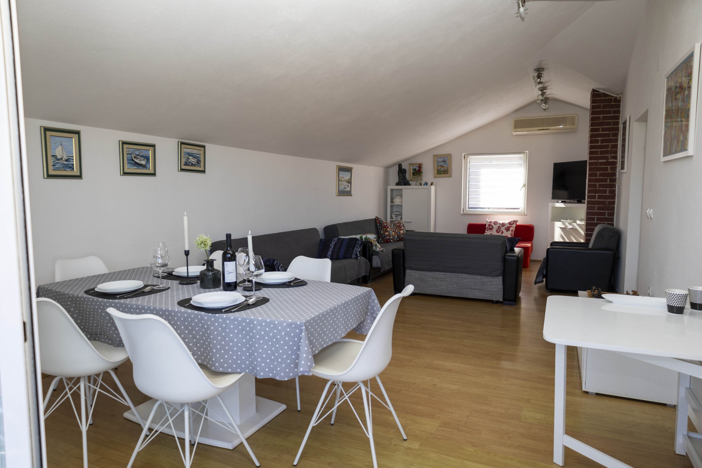 Apartments Ivan 28011-A3