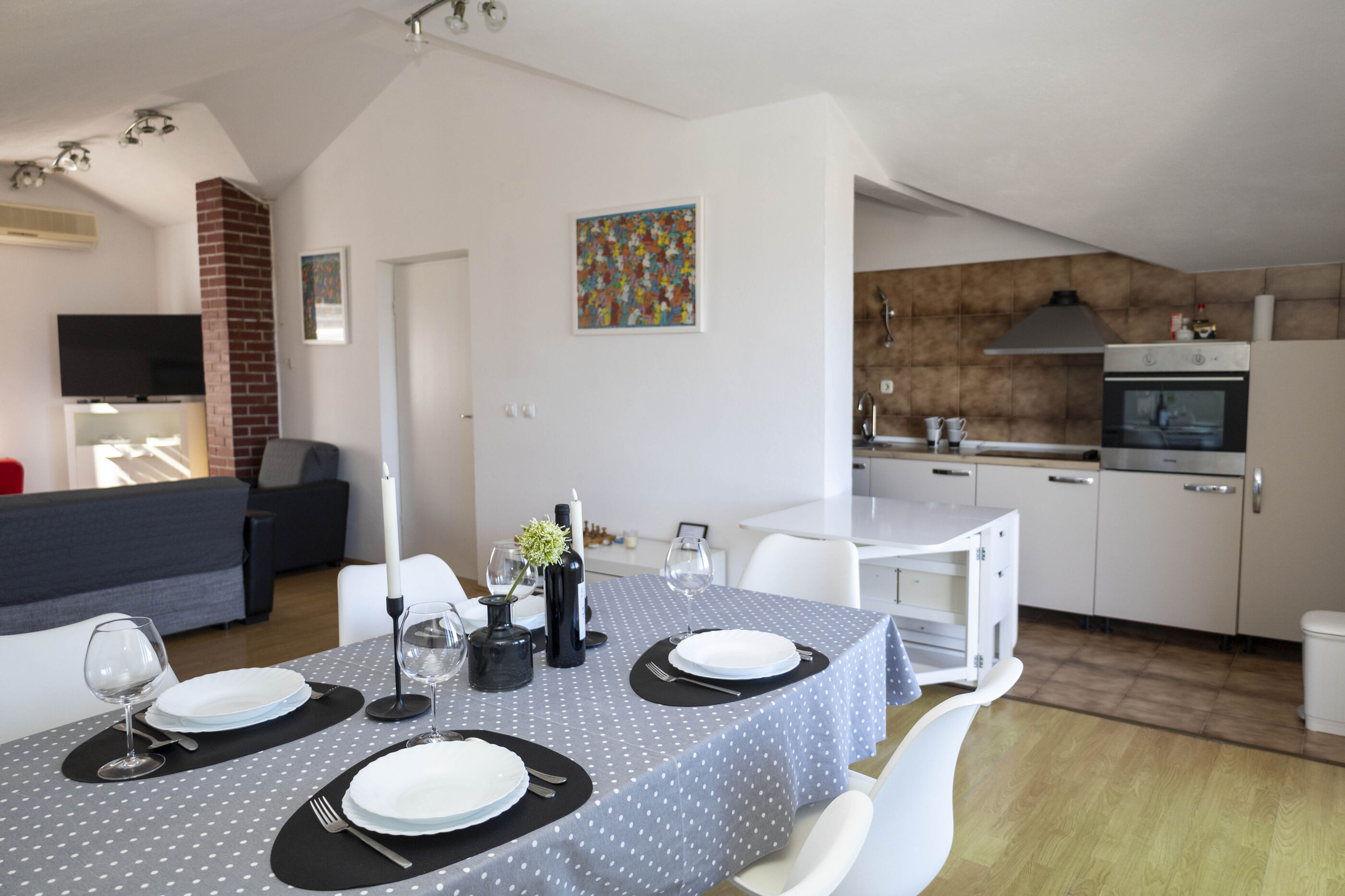 Apartments Ivan 28011-A3