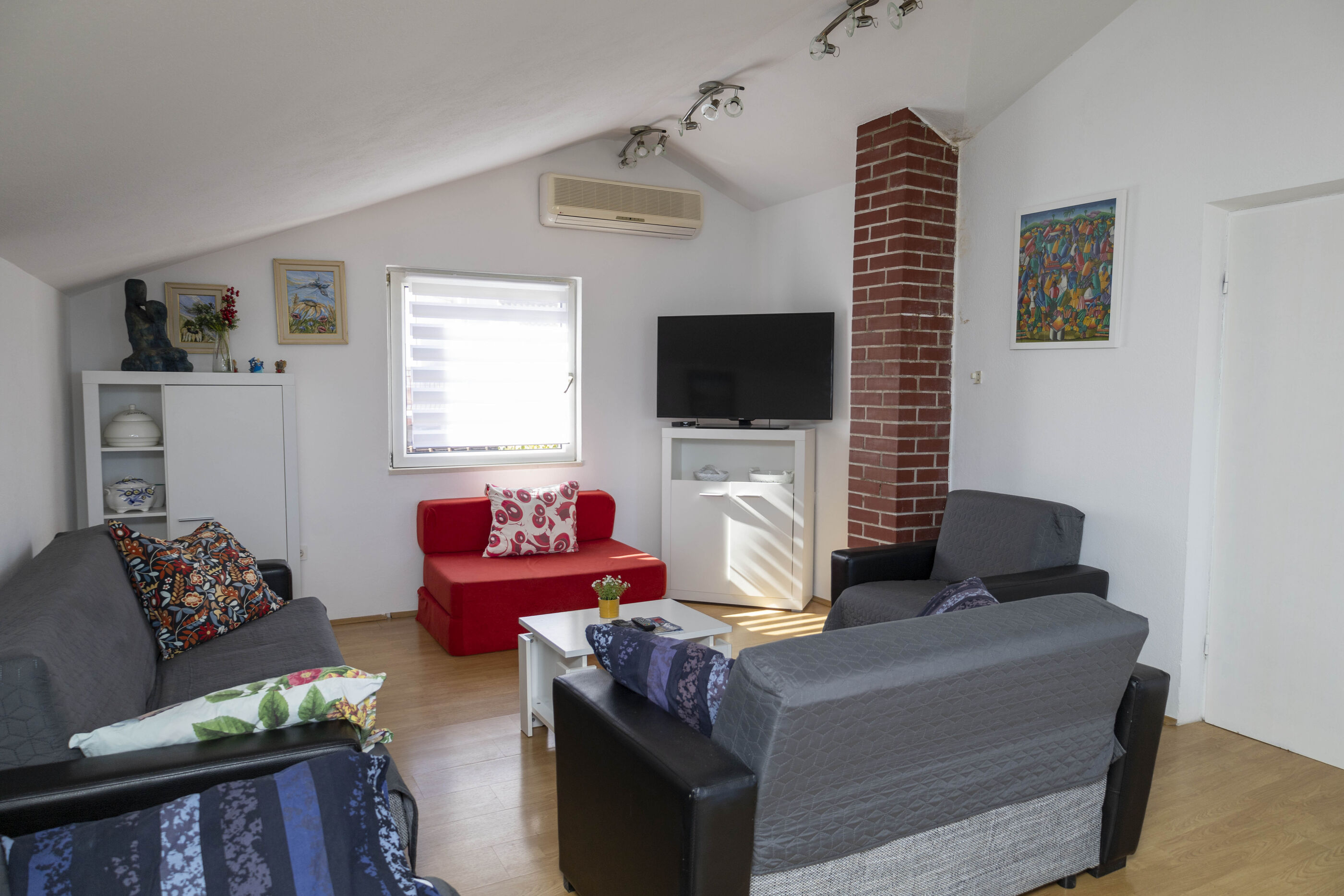Apartments Ivan 28011-A3