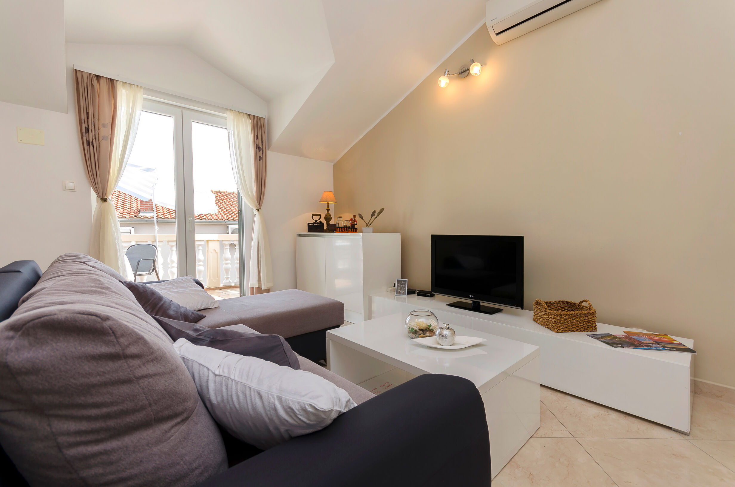 Apartments Family idyll 98051-A2