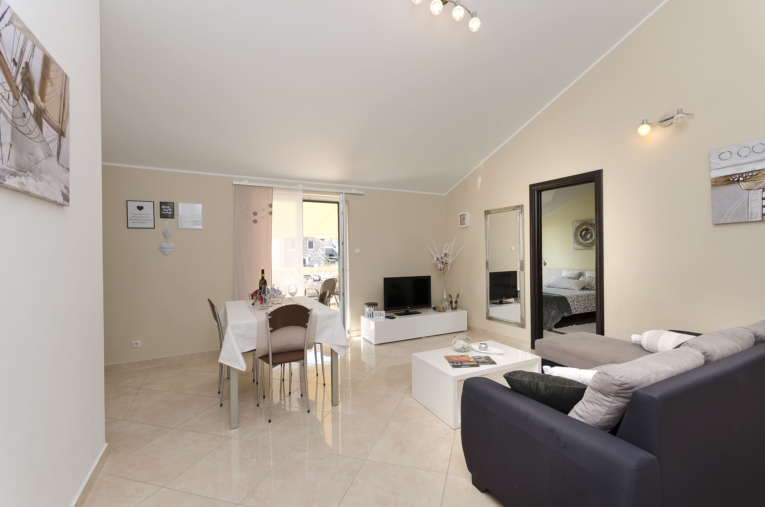 Apartments Family idyll 98051-A1