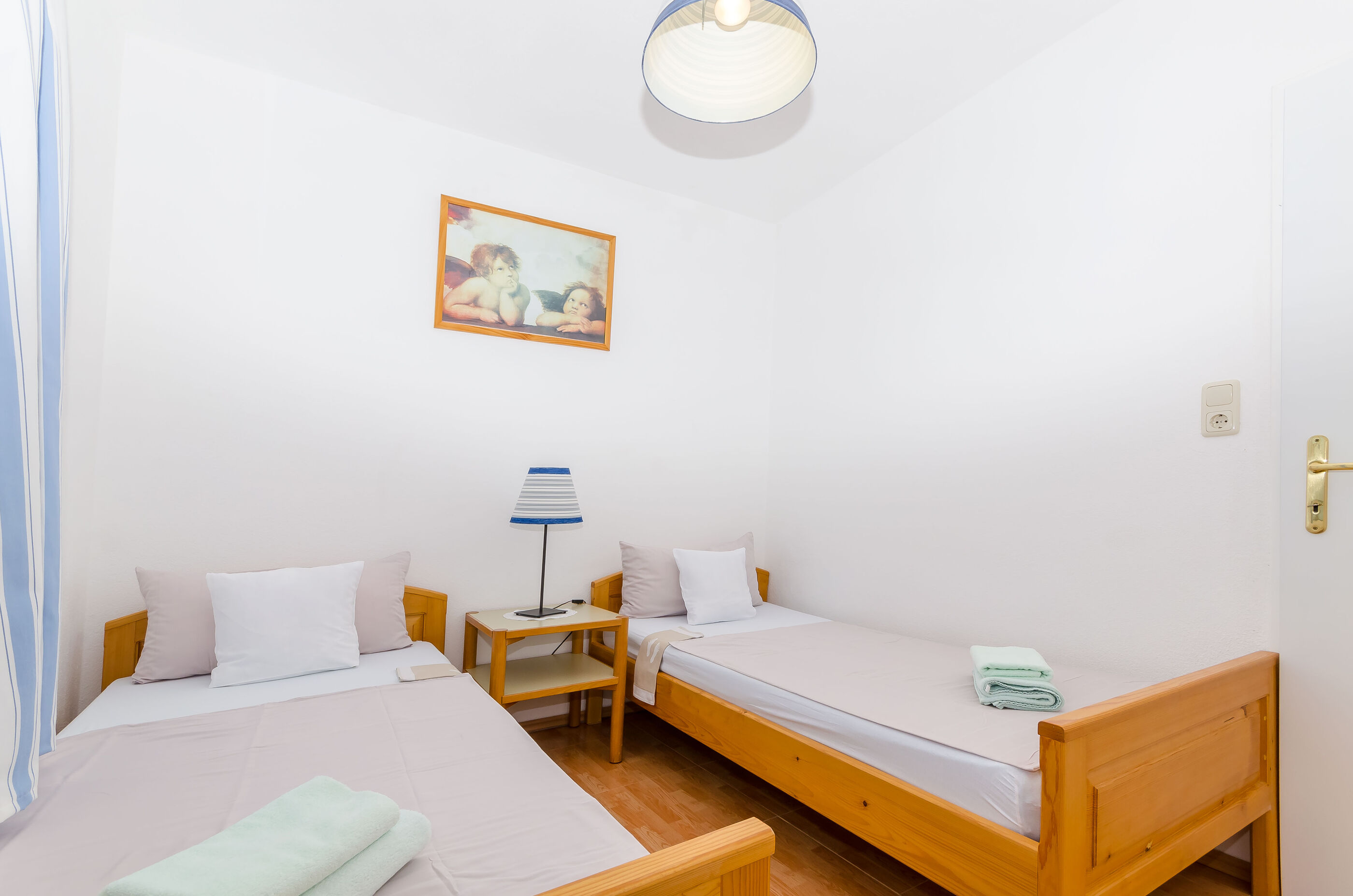 Apartments Mrvelj 100301-A1