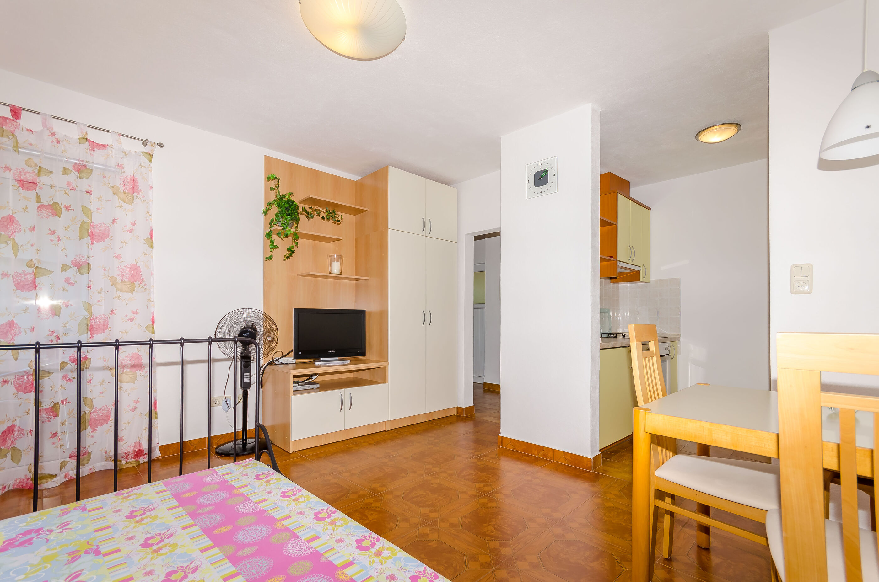 Apartments Mrvelj 100301-A1