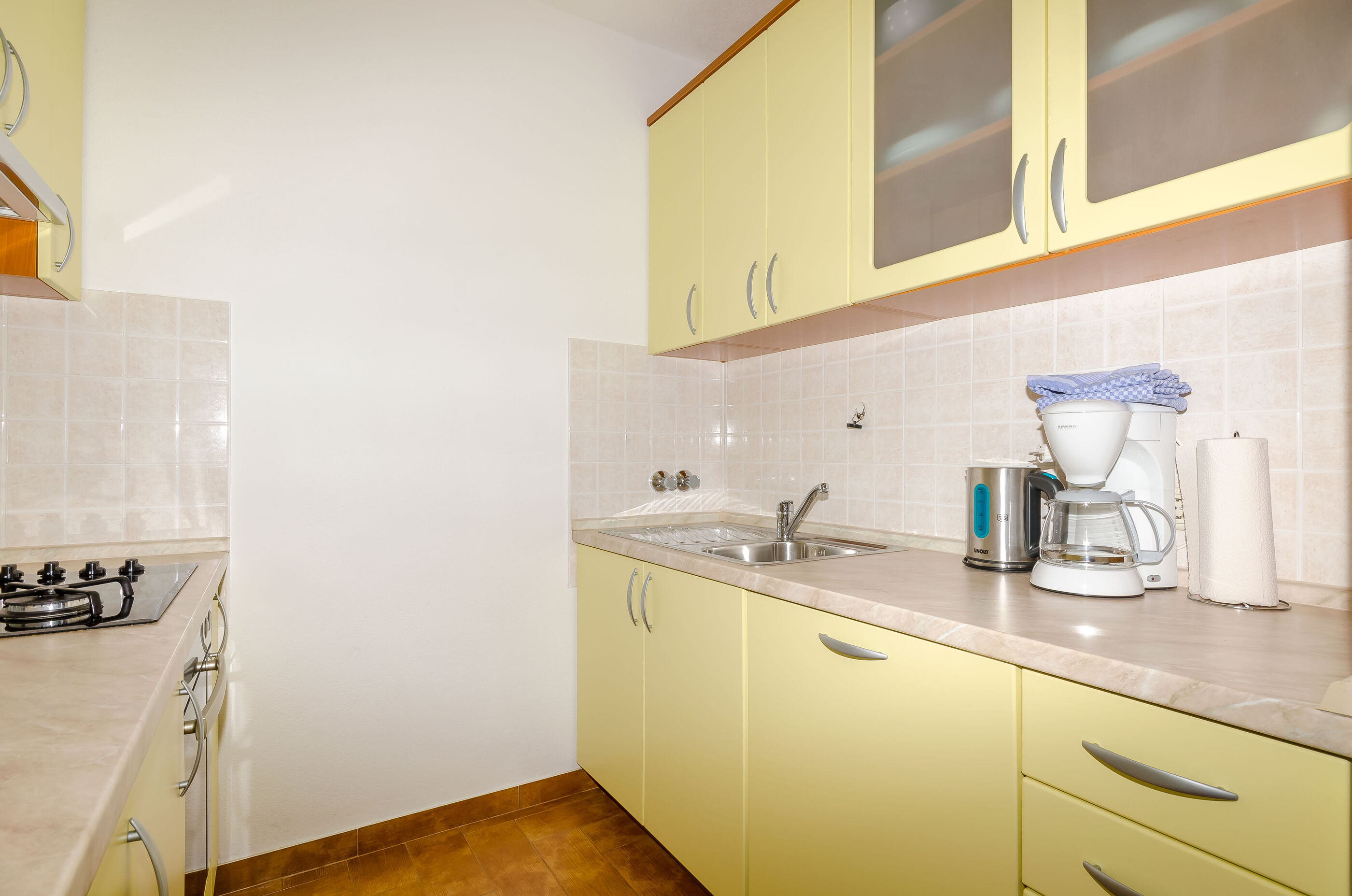 Apartments Mrvelj 100301-A1