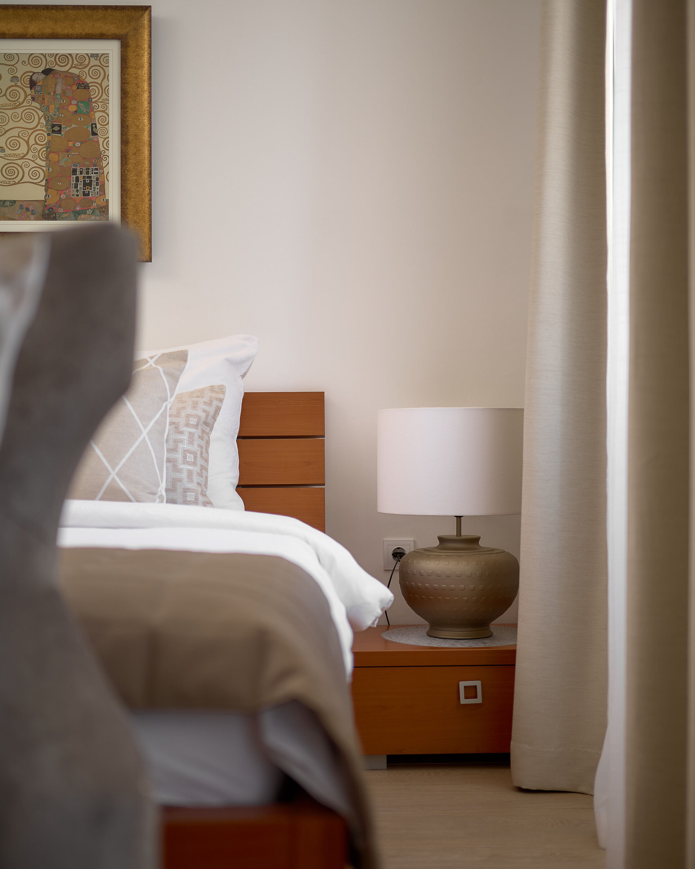 Apartments Studios 81 99411-A2