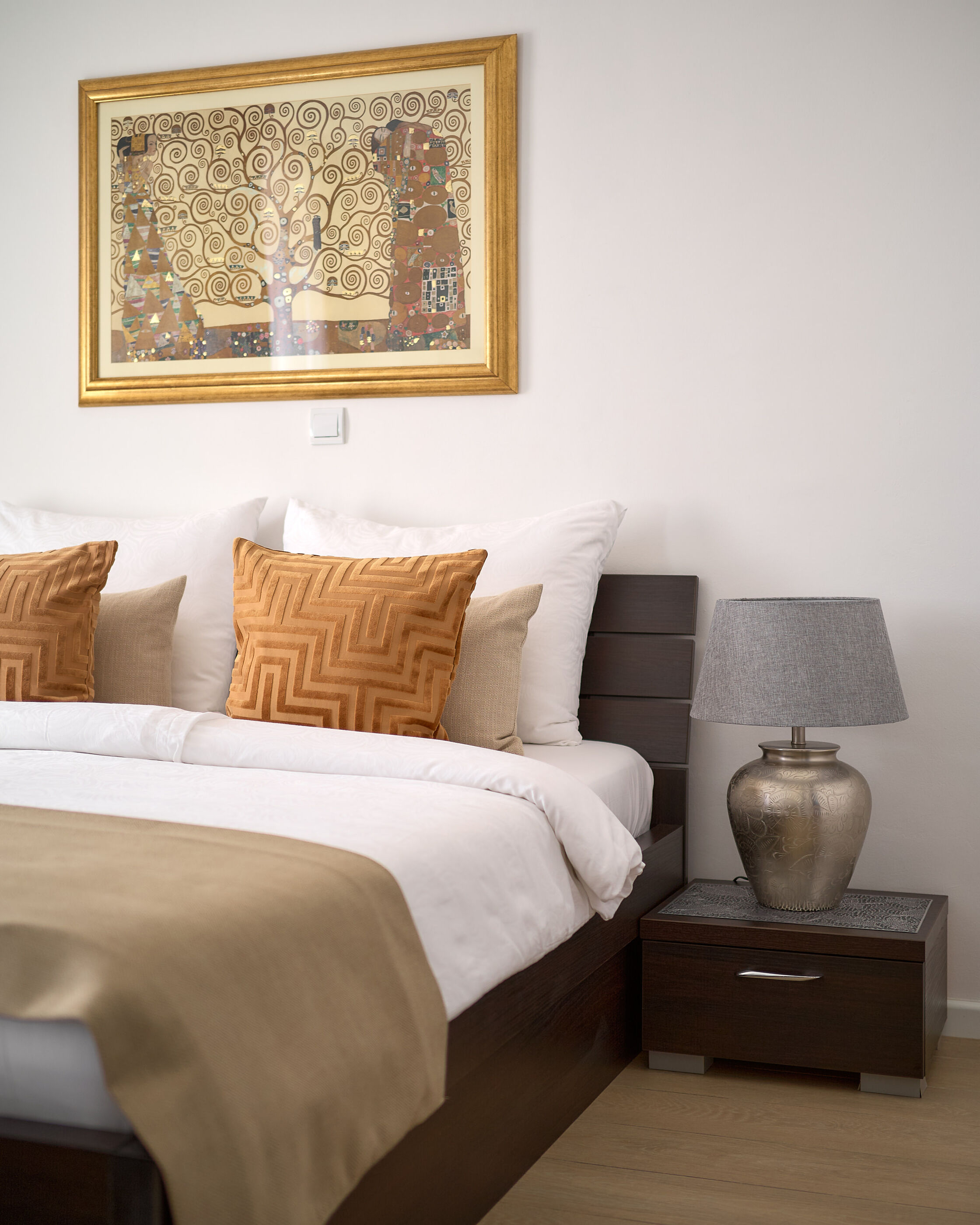 Apartments Studios 81 99411-A3
