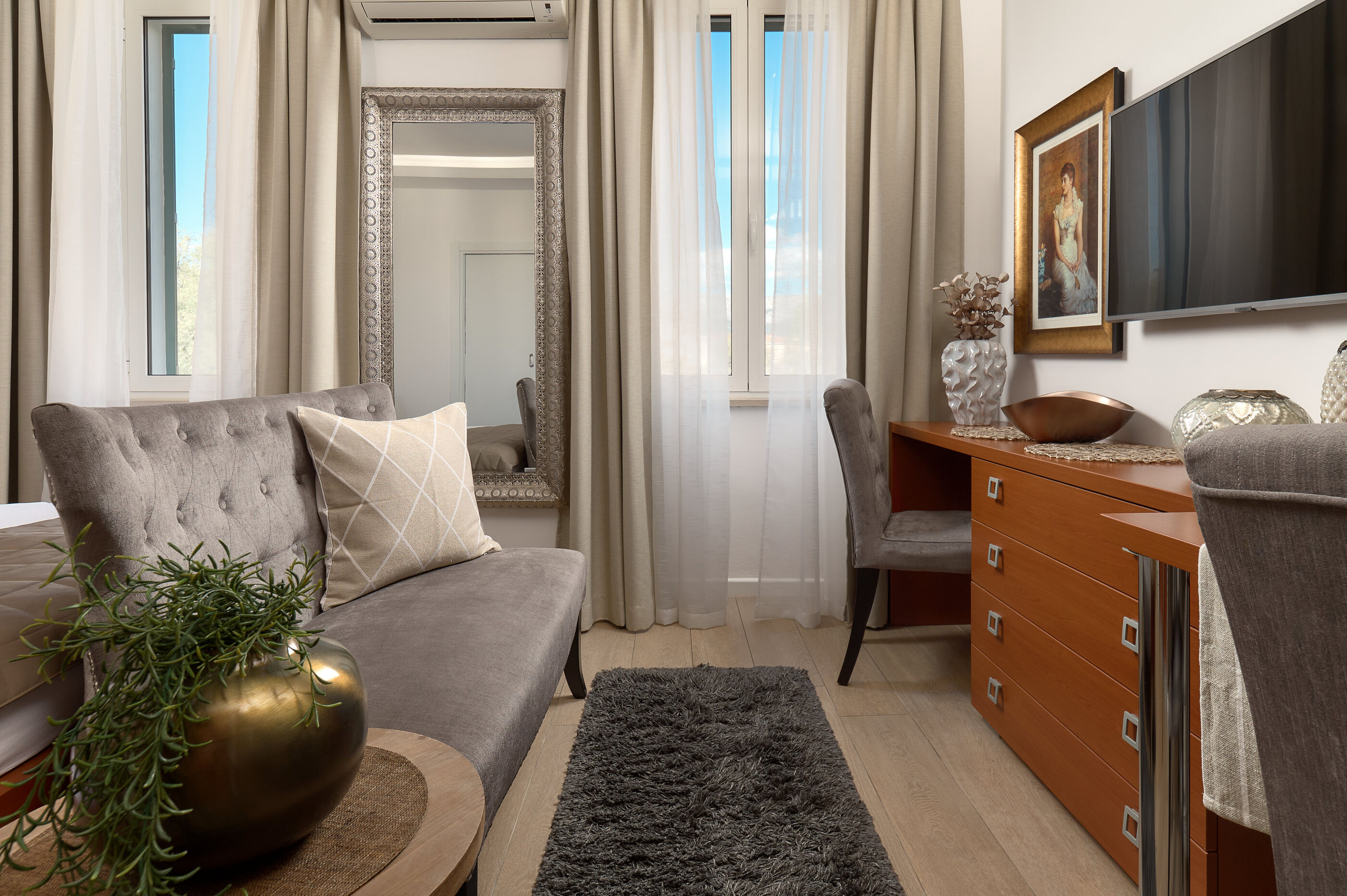 Apartments Studios 81 99411-A2