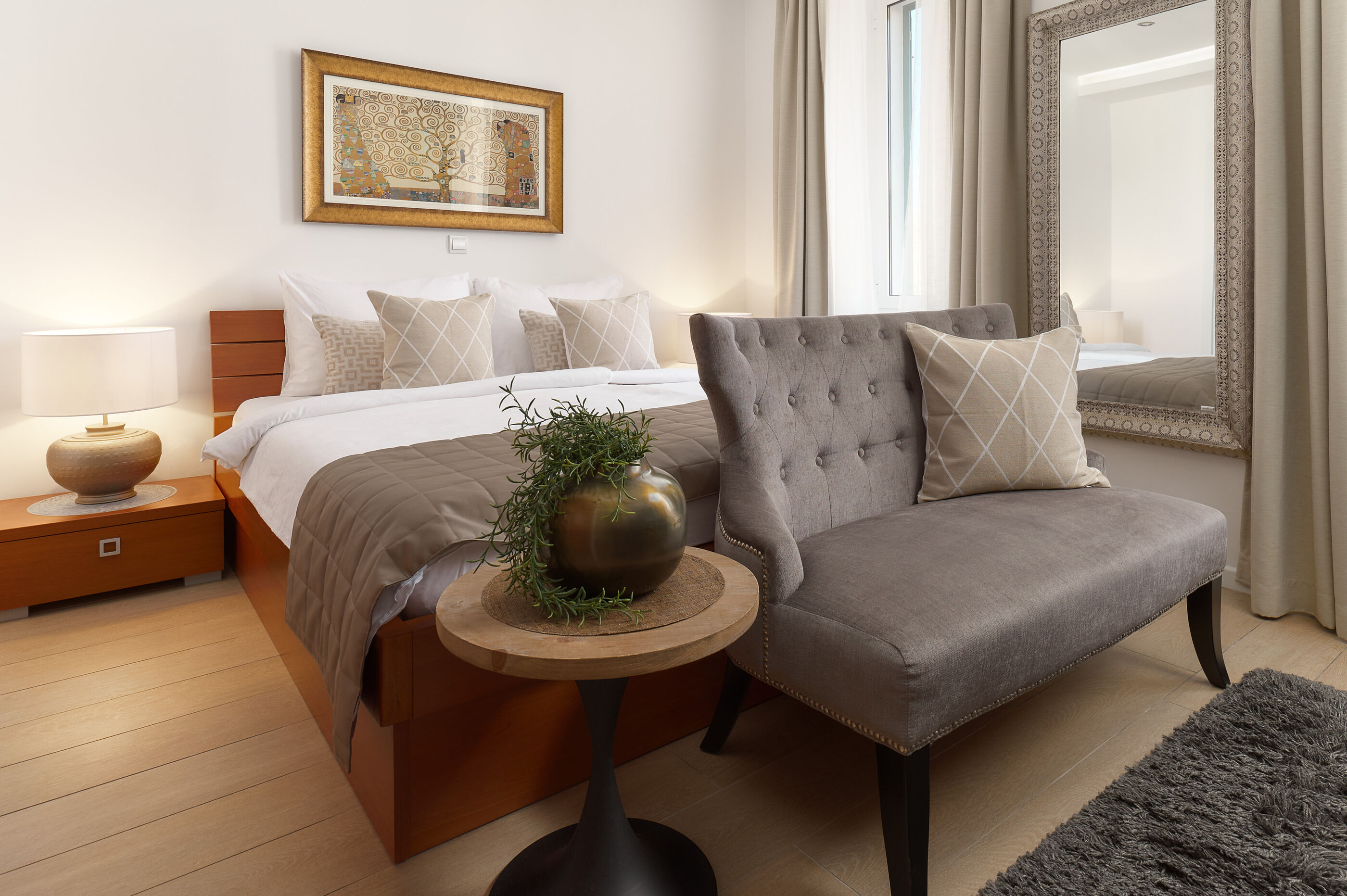 Apartments Studios 81 99411-A2