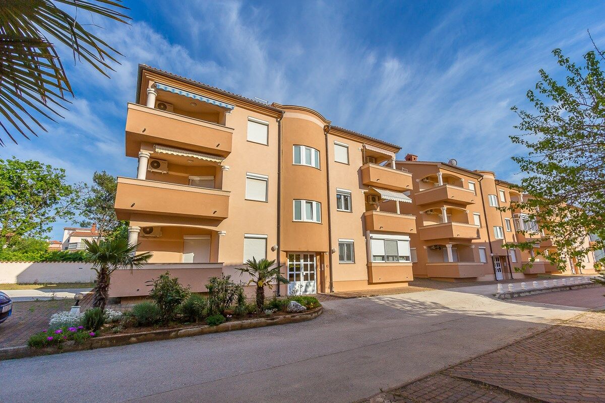 Apartment House Fucane 16291-A2