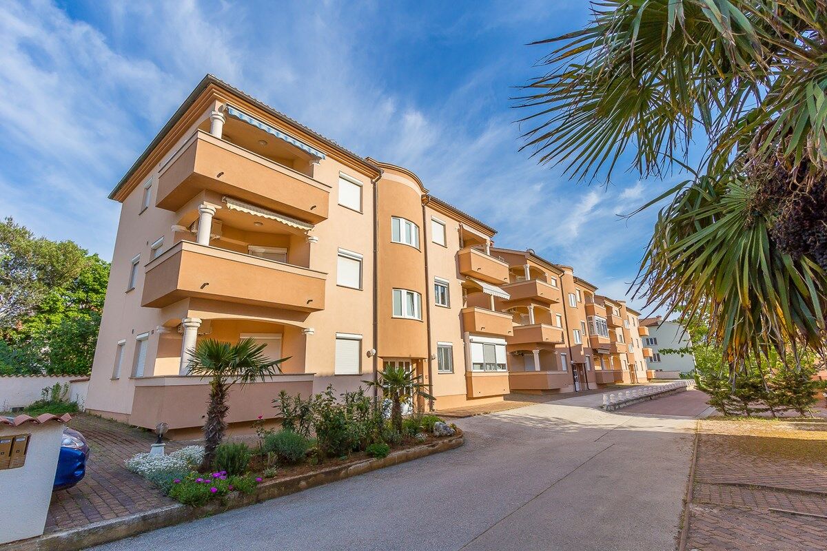 Apartment House Fucane 16291-A2