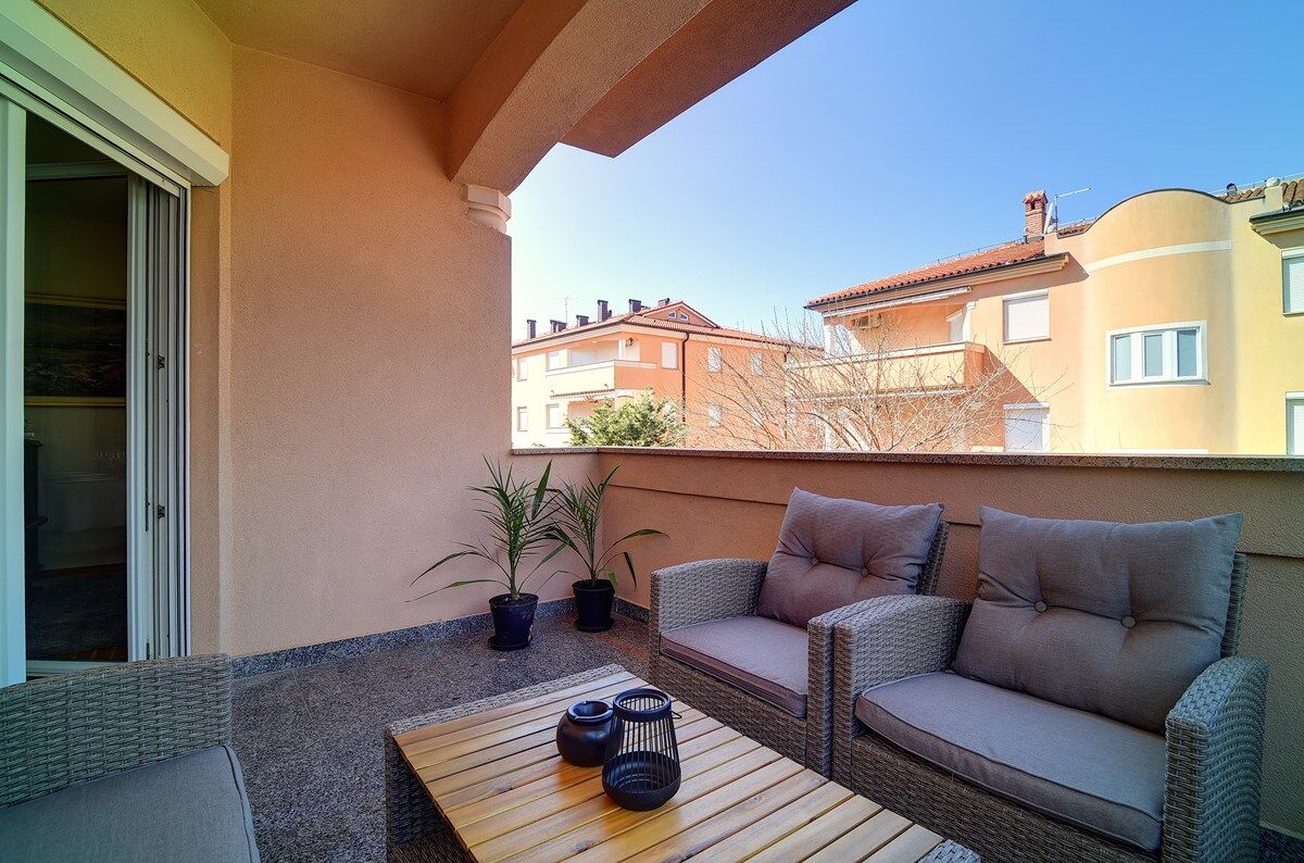 Apartment House Fucane 16291-A2
