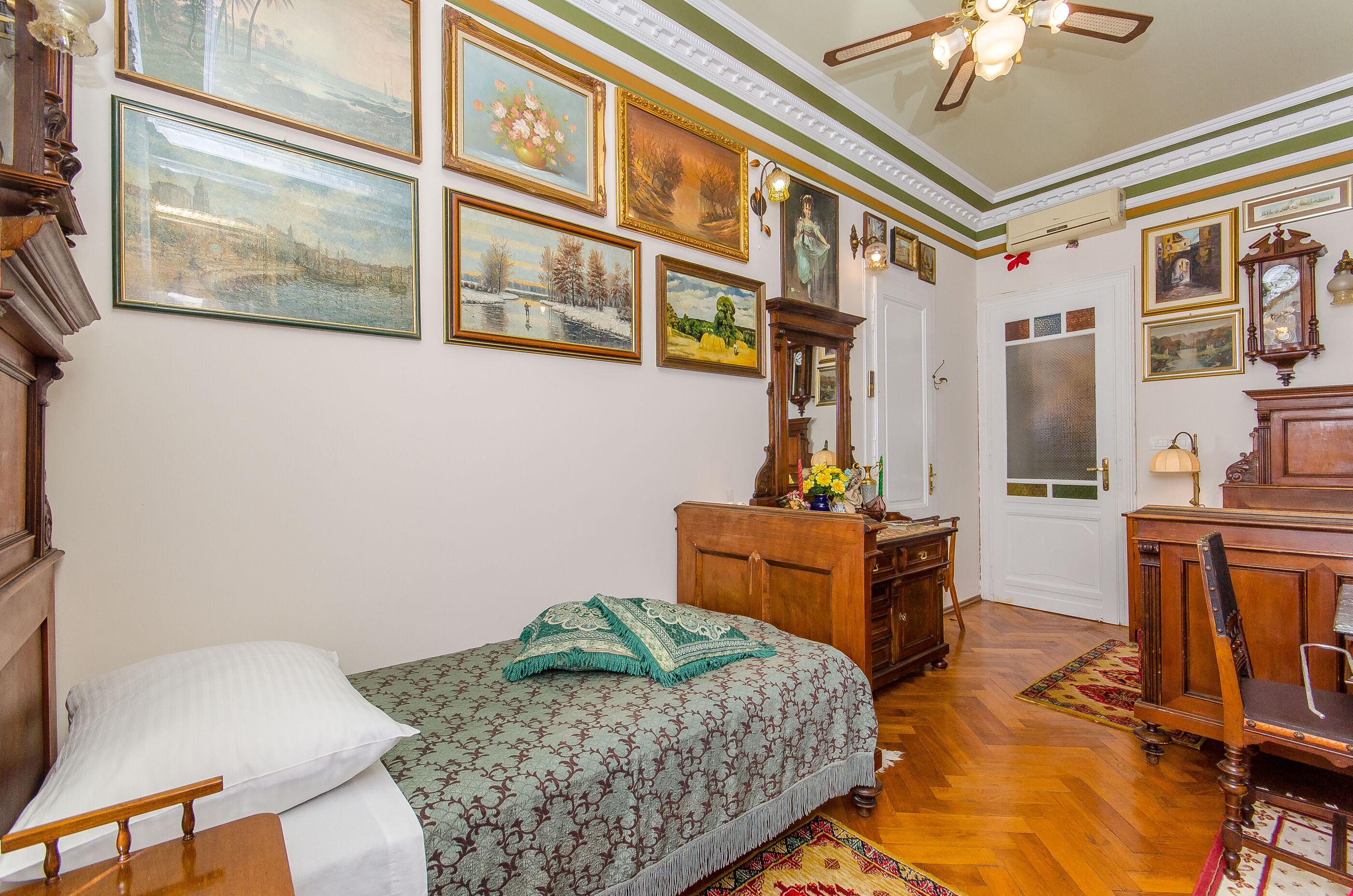 Apartment Vintage BossaNova 100401-A1
