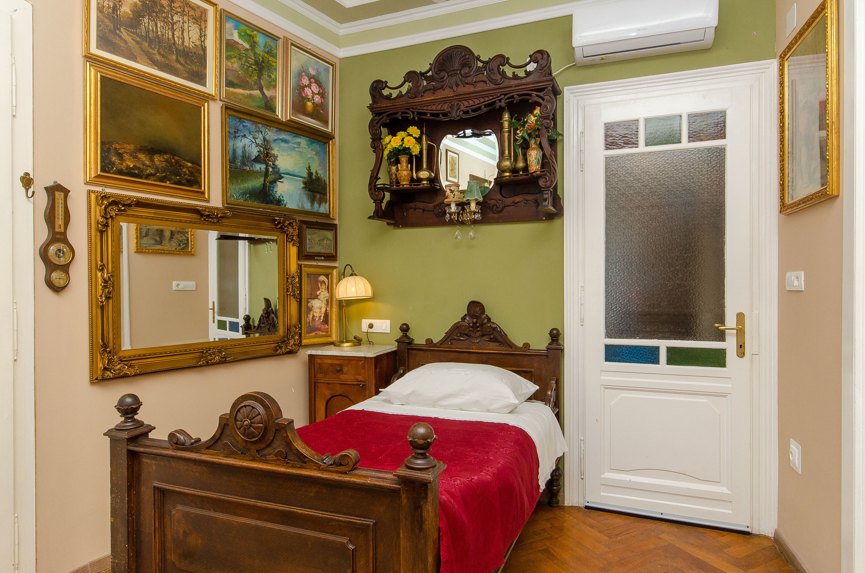 Apartment Vintage BossaNova 100401-A1