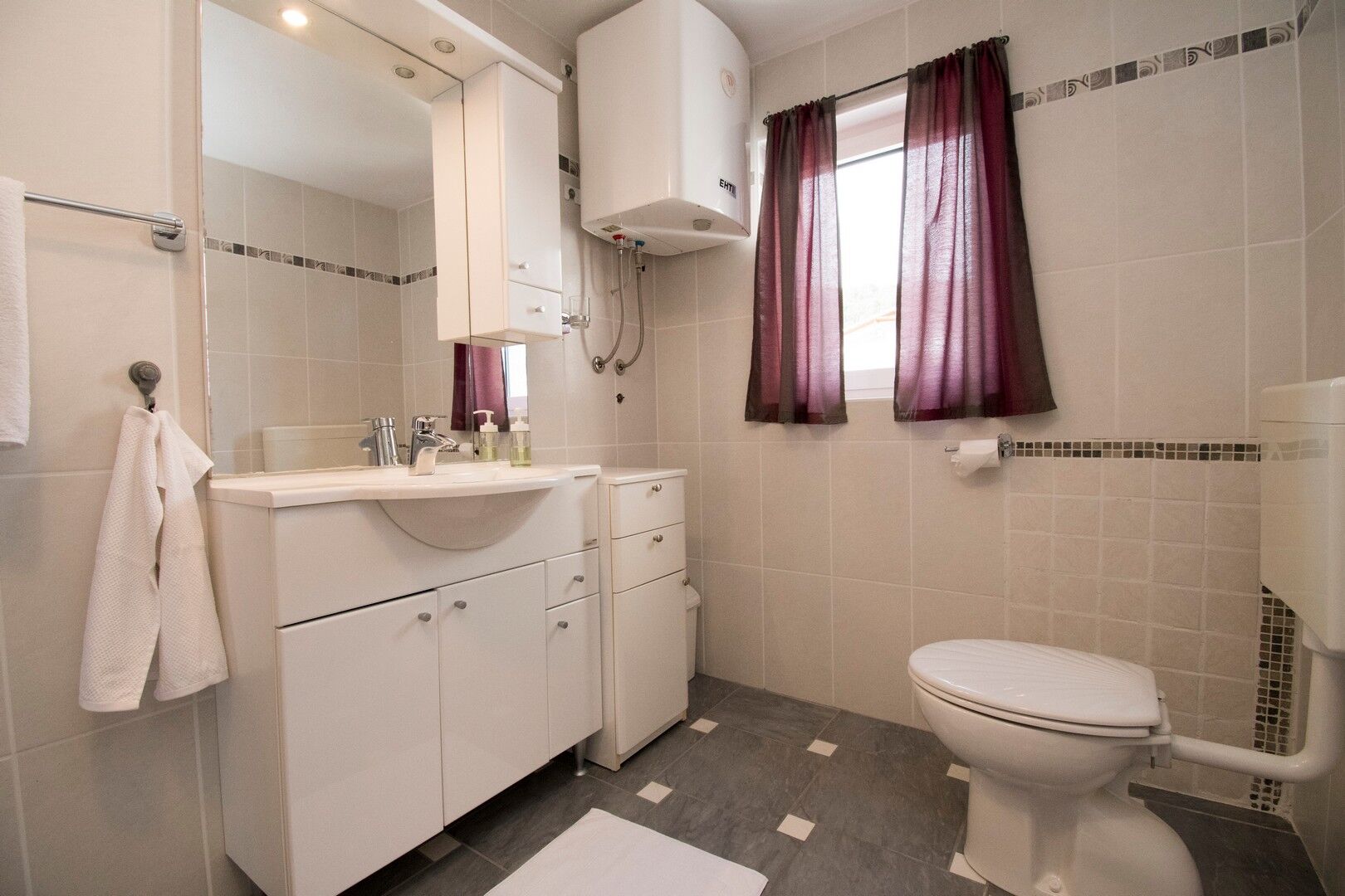 Apartments Maslina 100481-A3