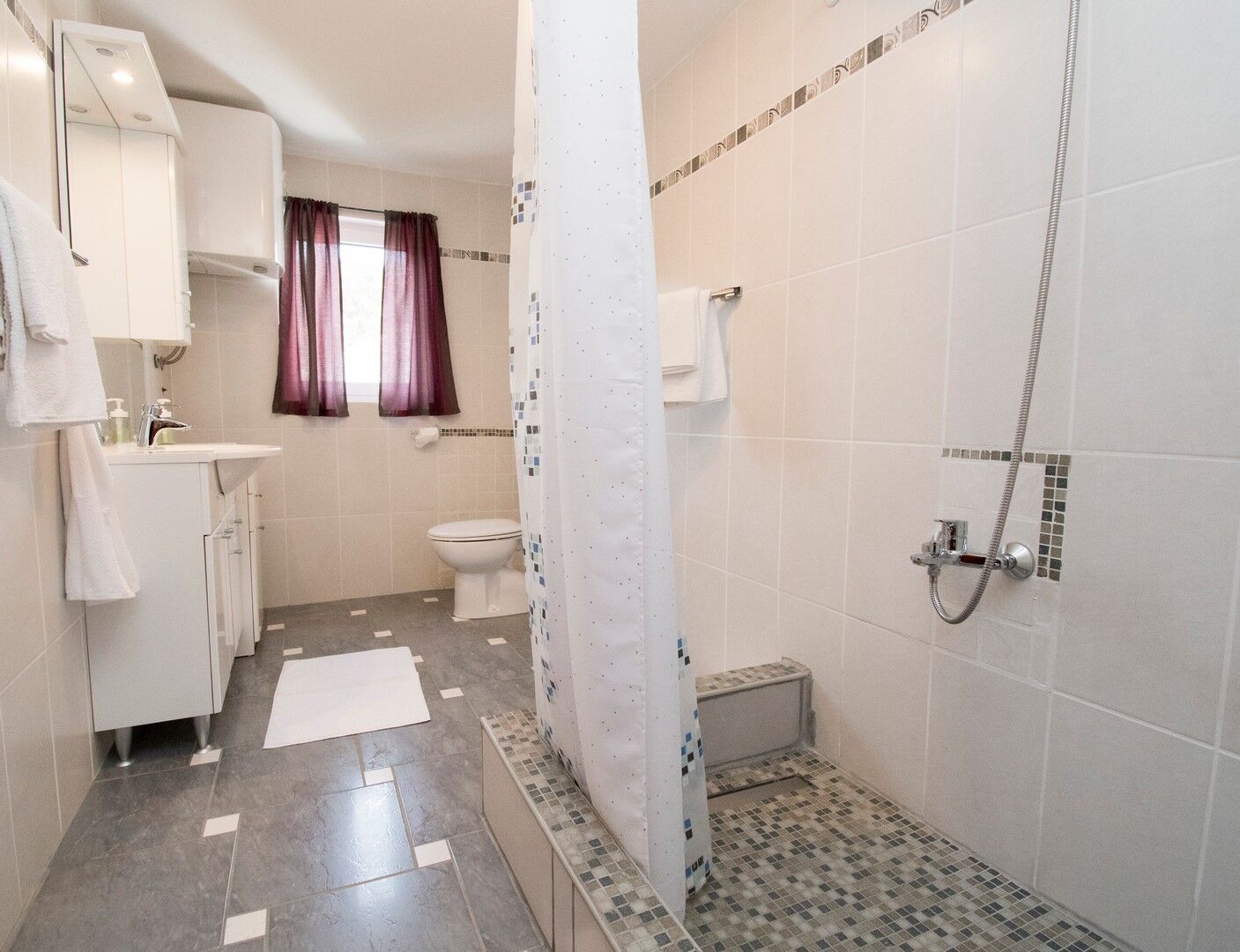 Apartments Maslina 100481-A3