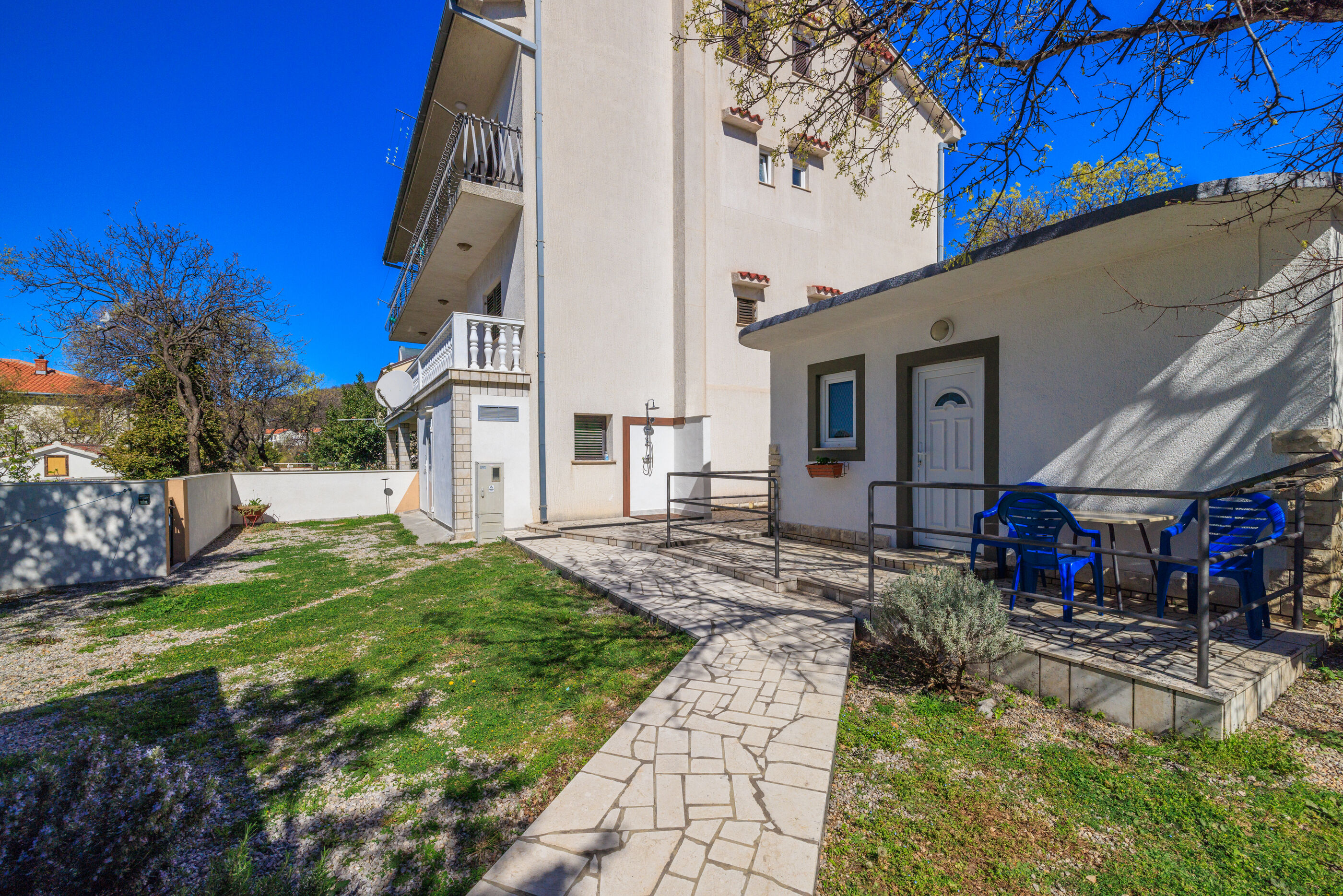 Apartment Julija 82711-A1