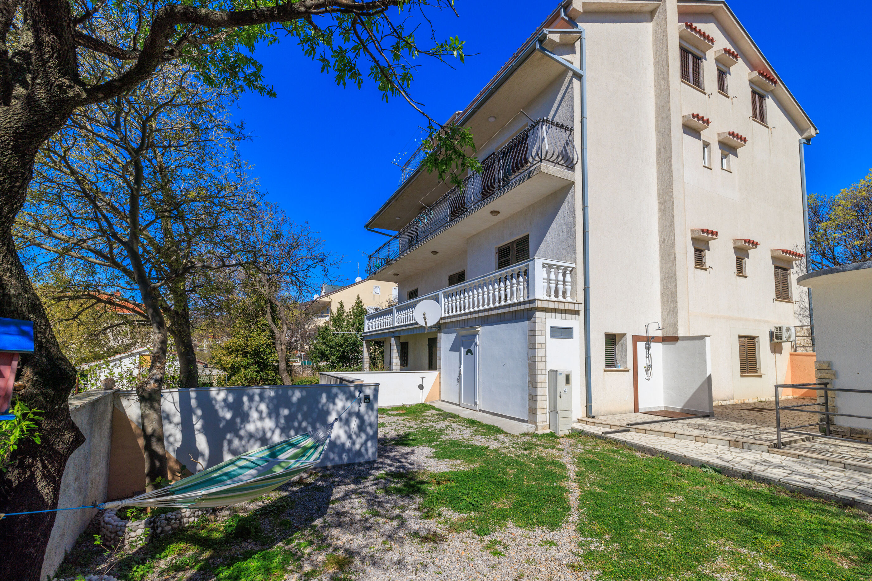Apartment Julija 82711-A1