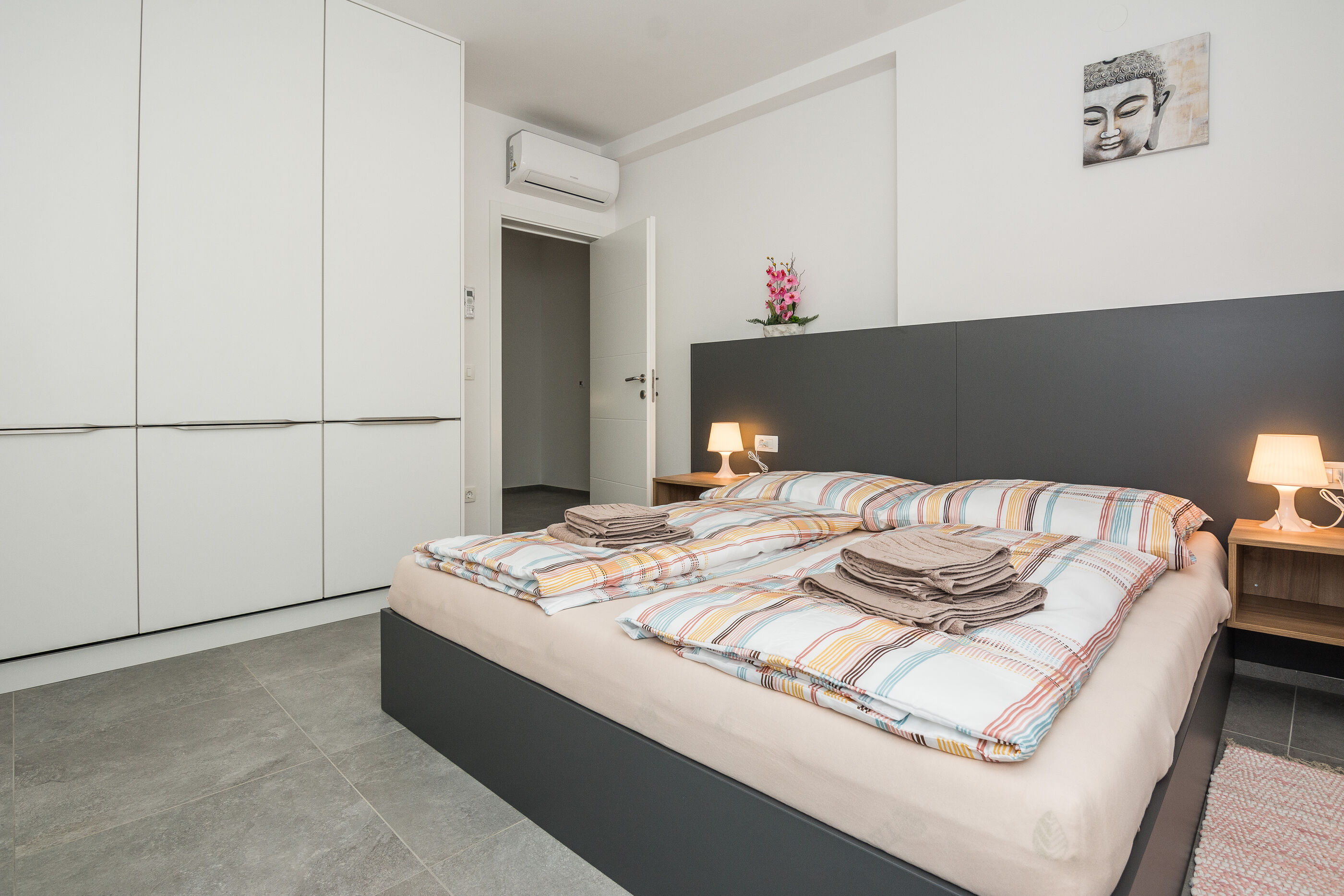 Apartment Spanic 2 50957-A1