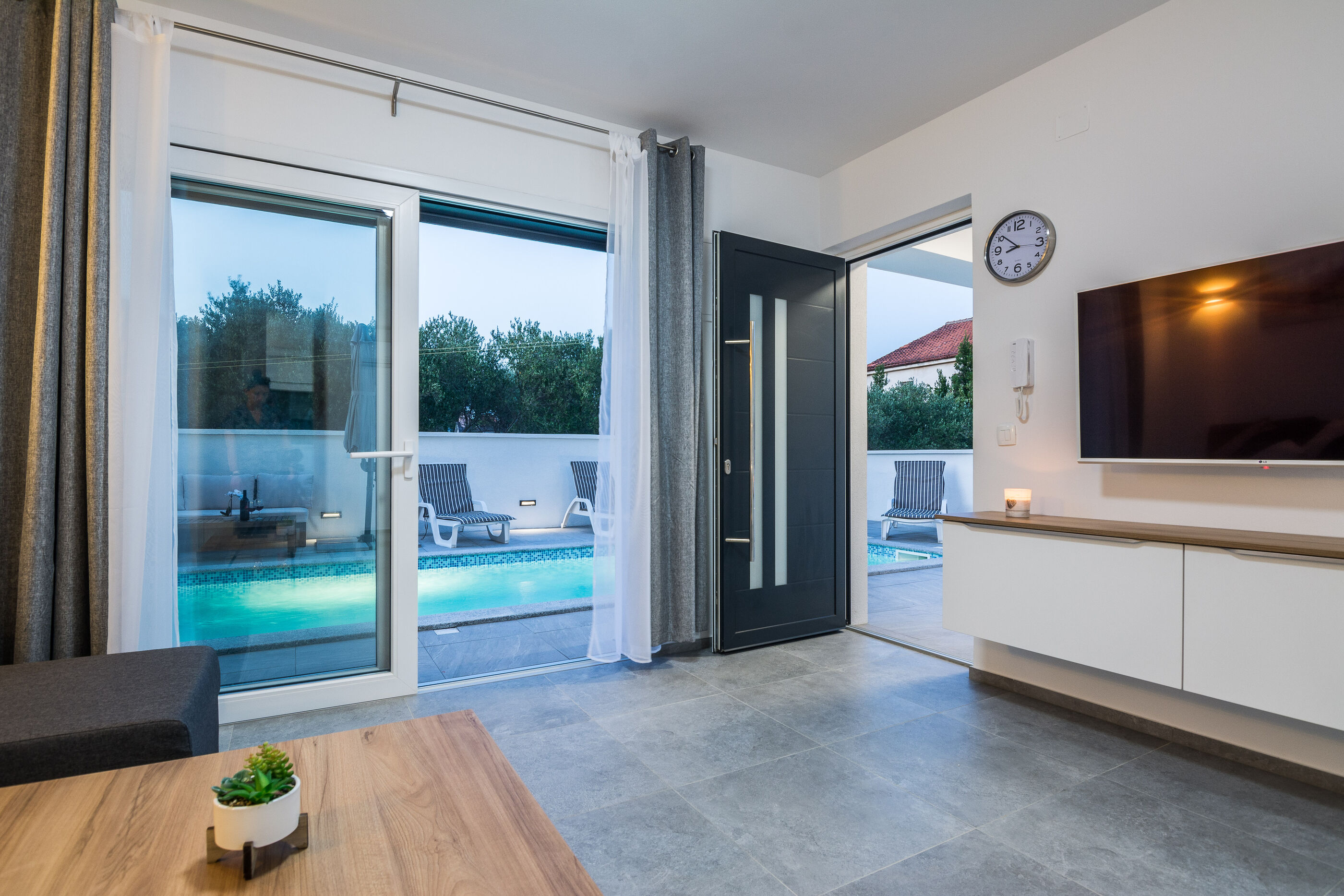 Apartment Spanic 2 50957-A1