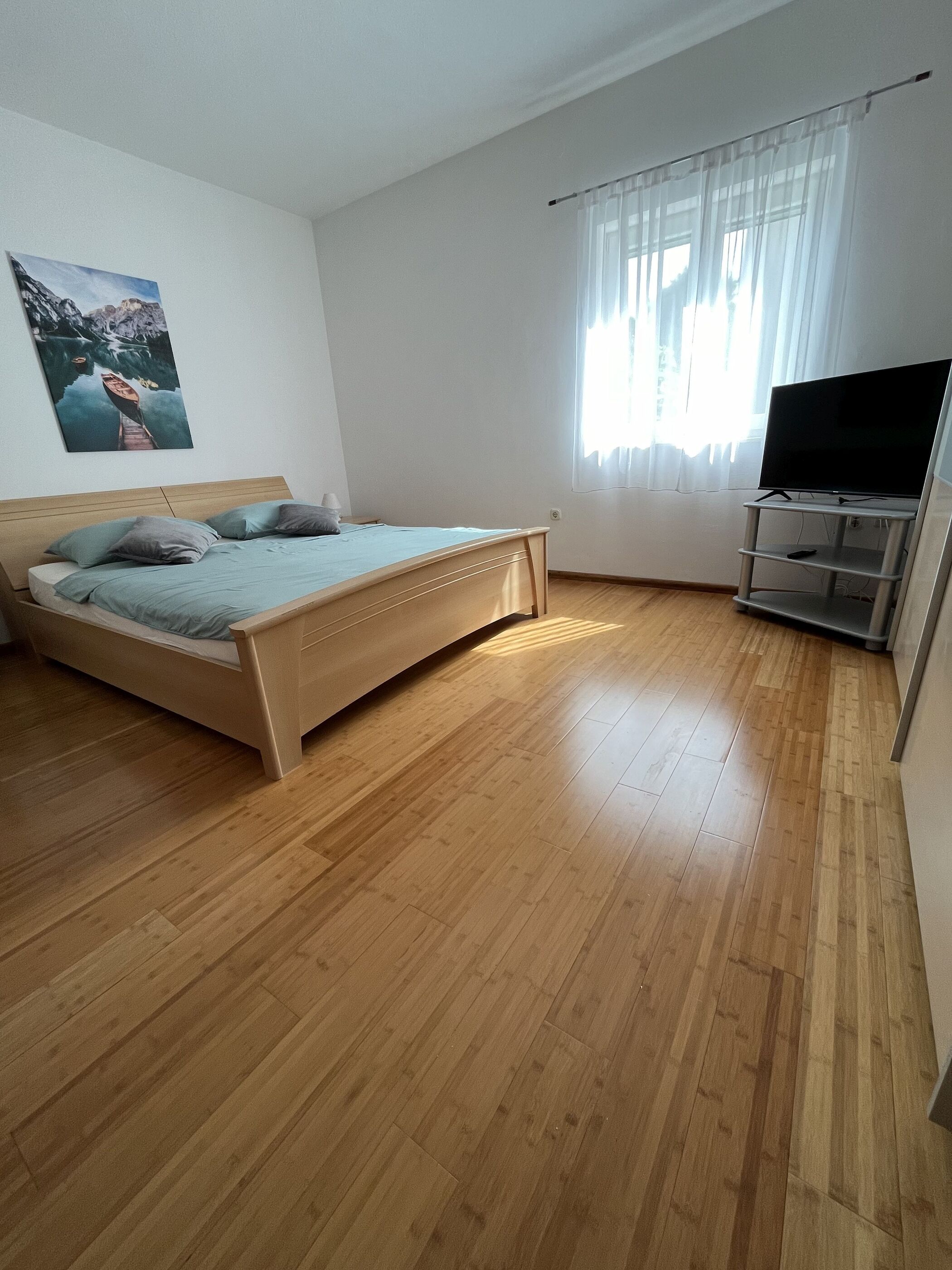 House Pine tree 100231-K1