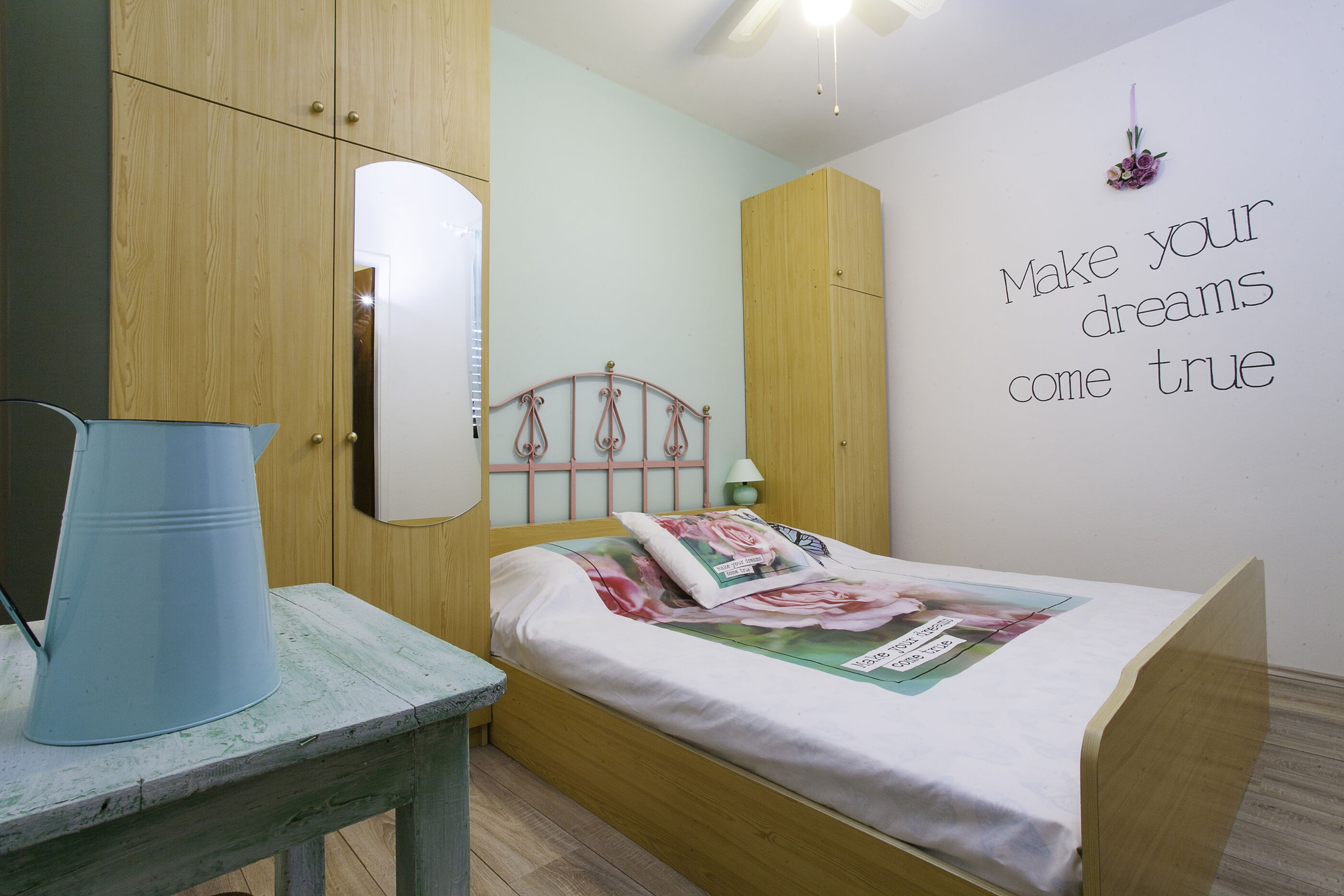 Apartment Colorful 100611-A1