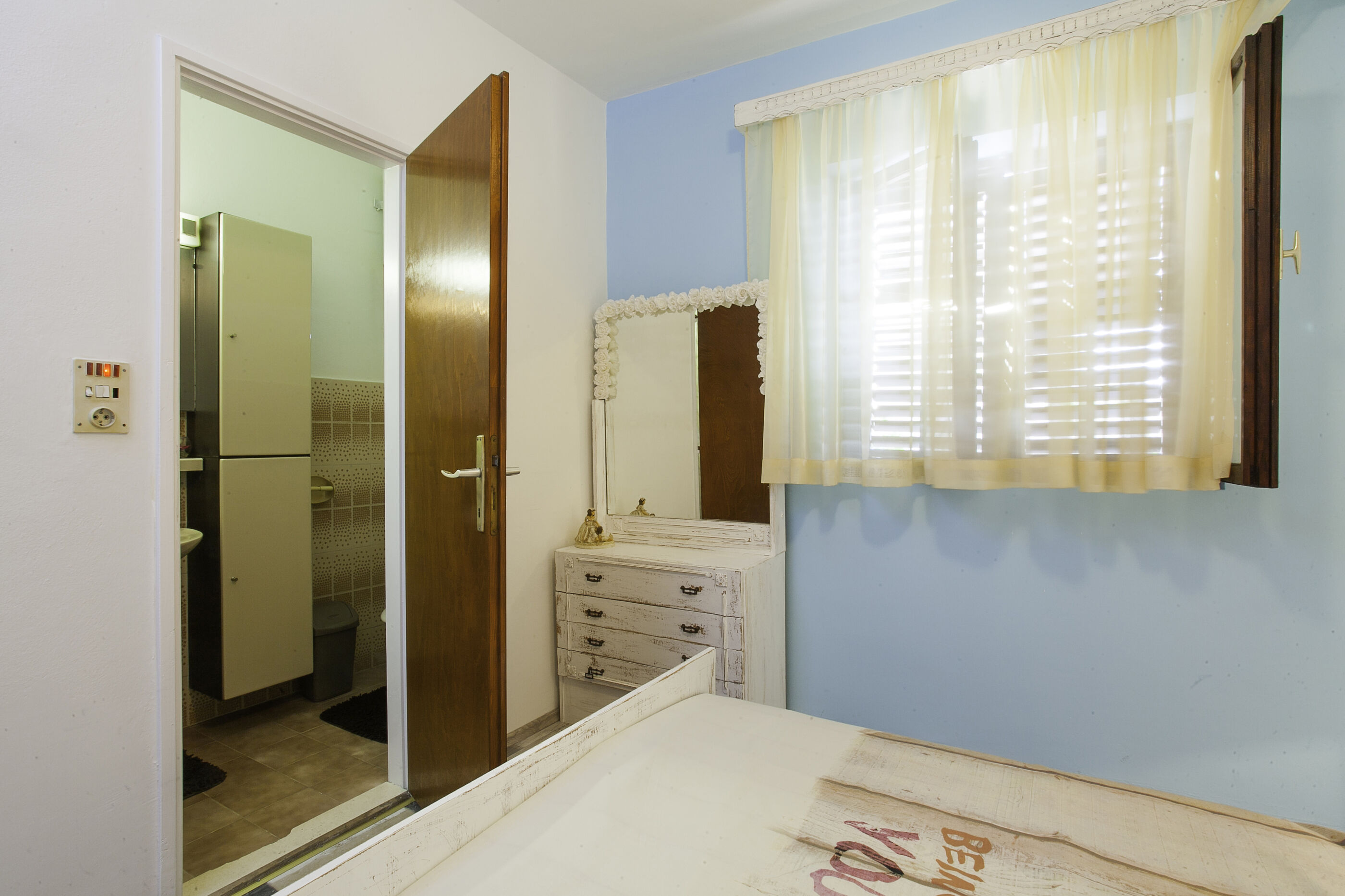 Apartment Colorful 100611-A1