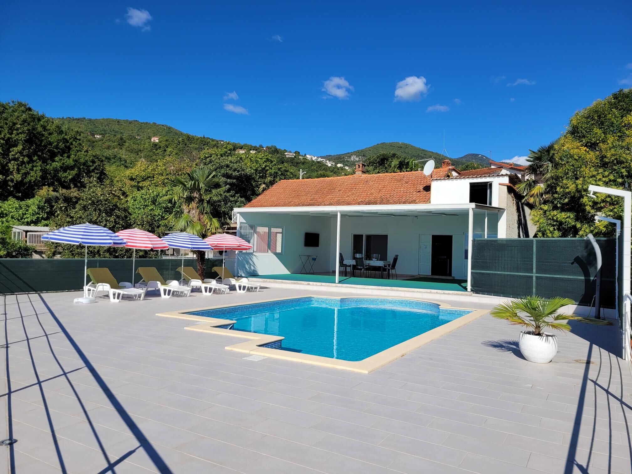 House Pool 100821-K1