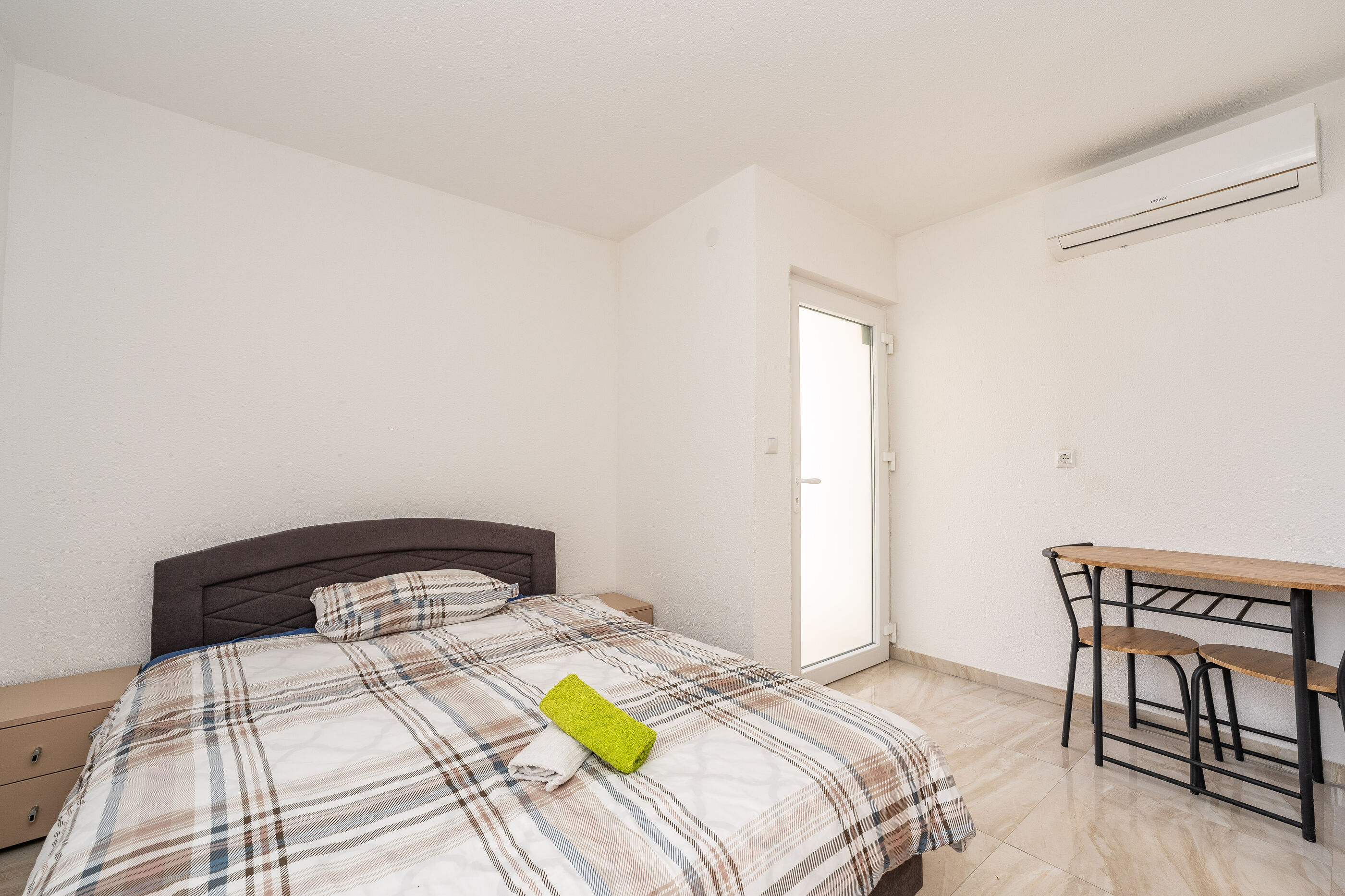 Apartments and Rooms STIPANOVI DVORI 100811-S5