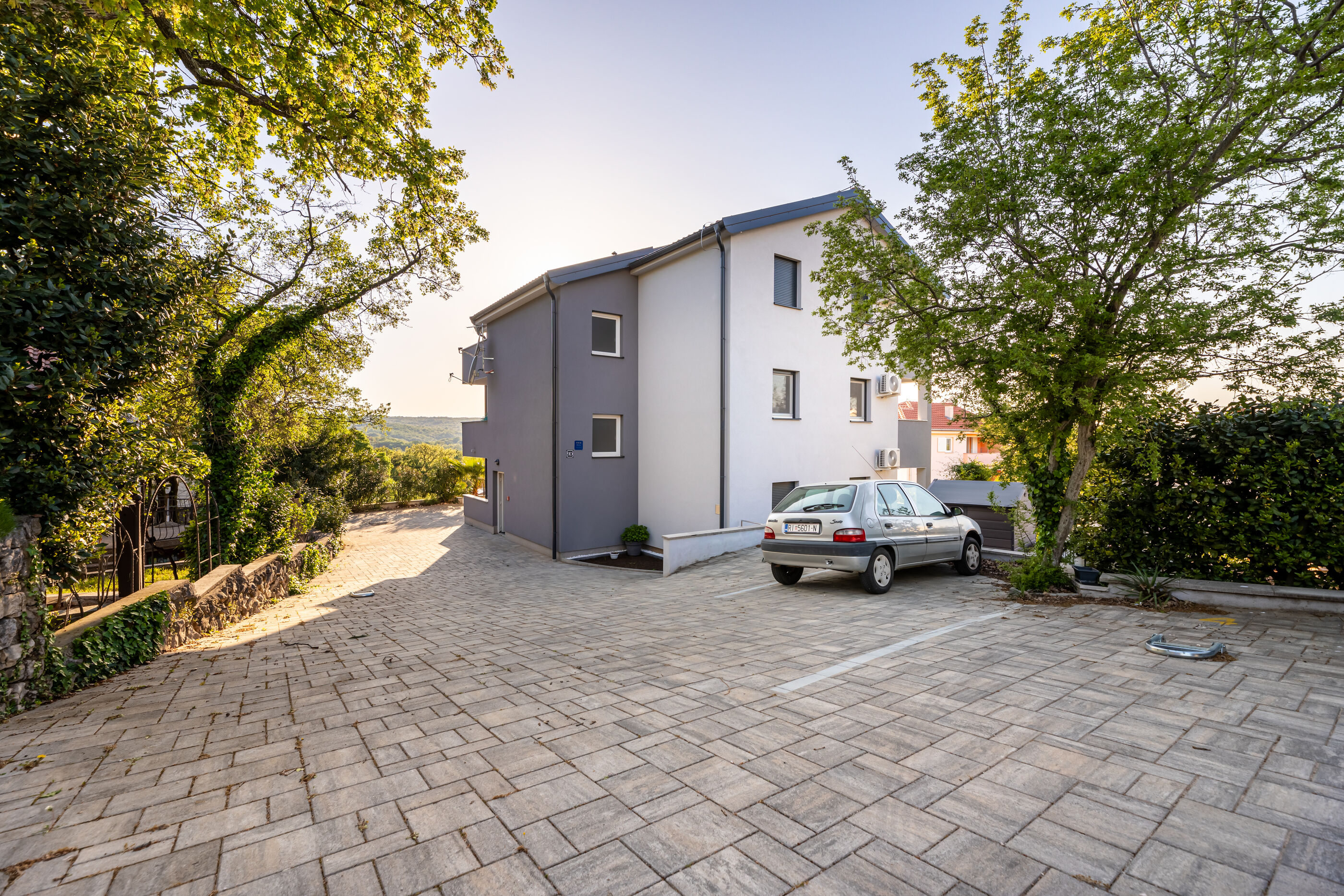 Apartment Grasa 10048-A1