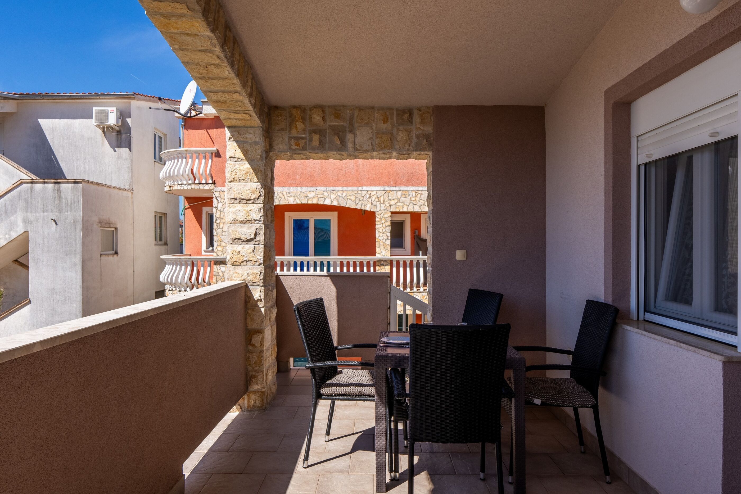 Apartments Josipovic 100901-A1
