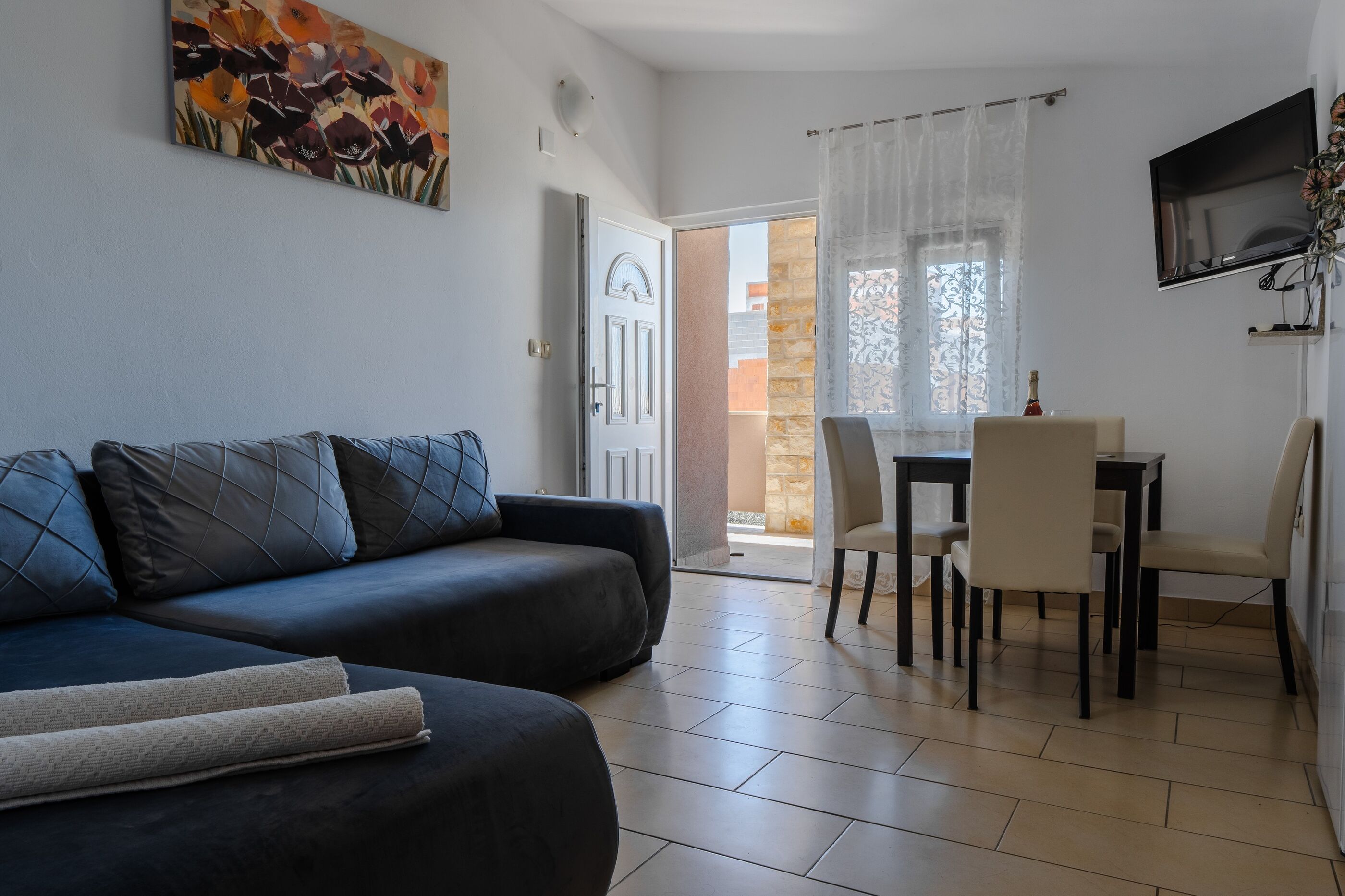 Apartments Josipovic 100901-A1
