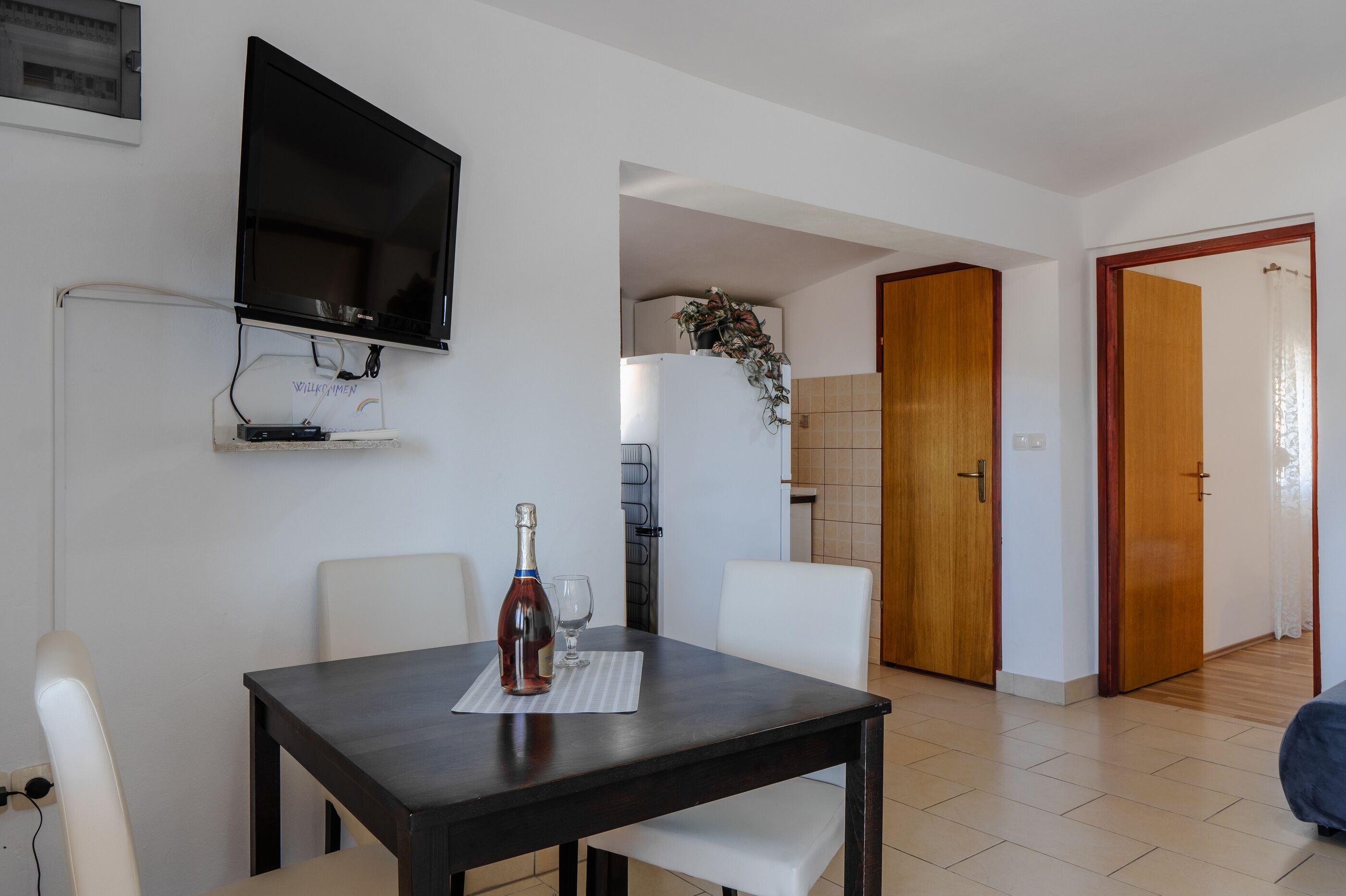 Apartments Josipovic 100901-A1