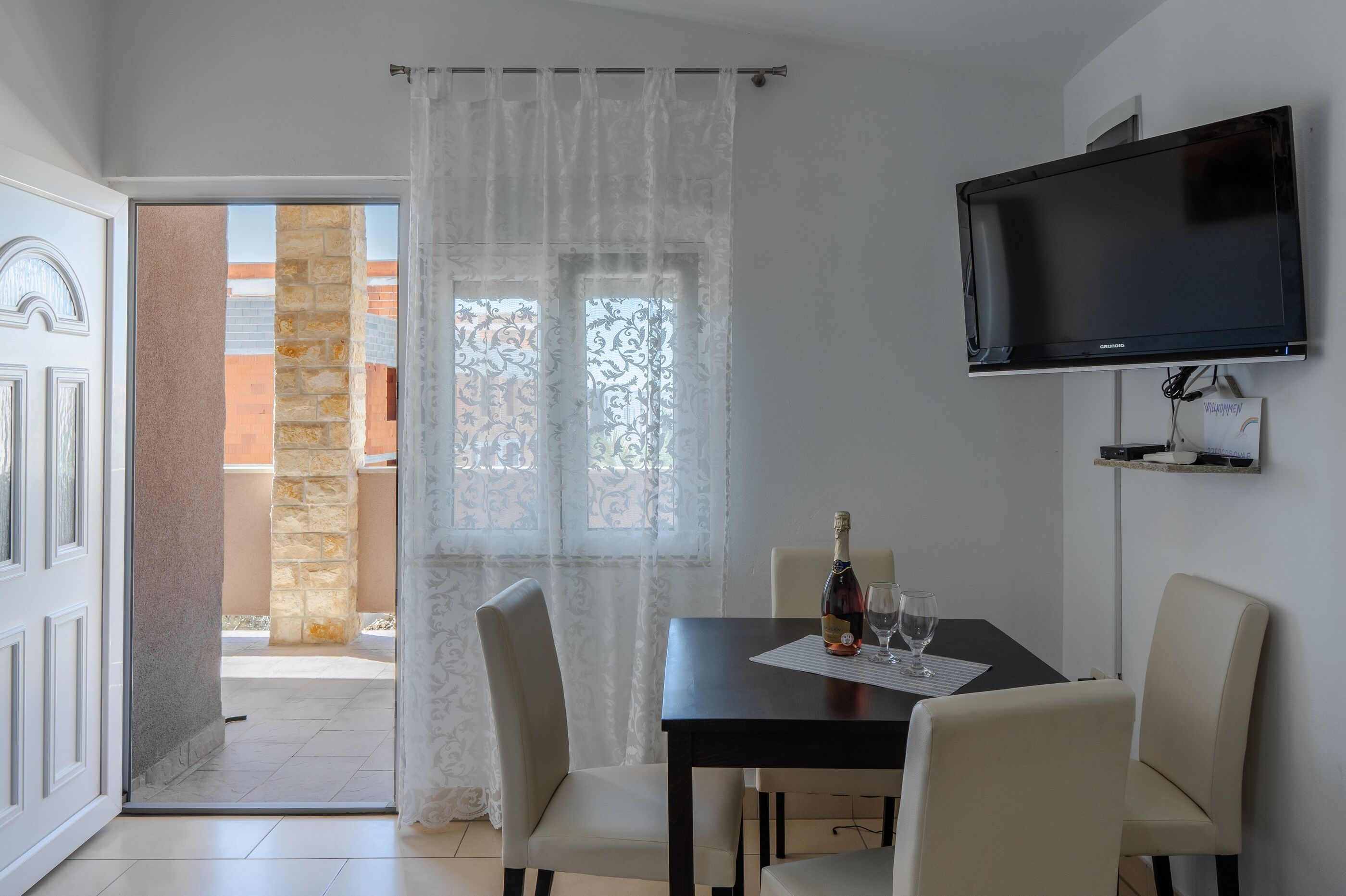Apartments Josipovic 100901-A1