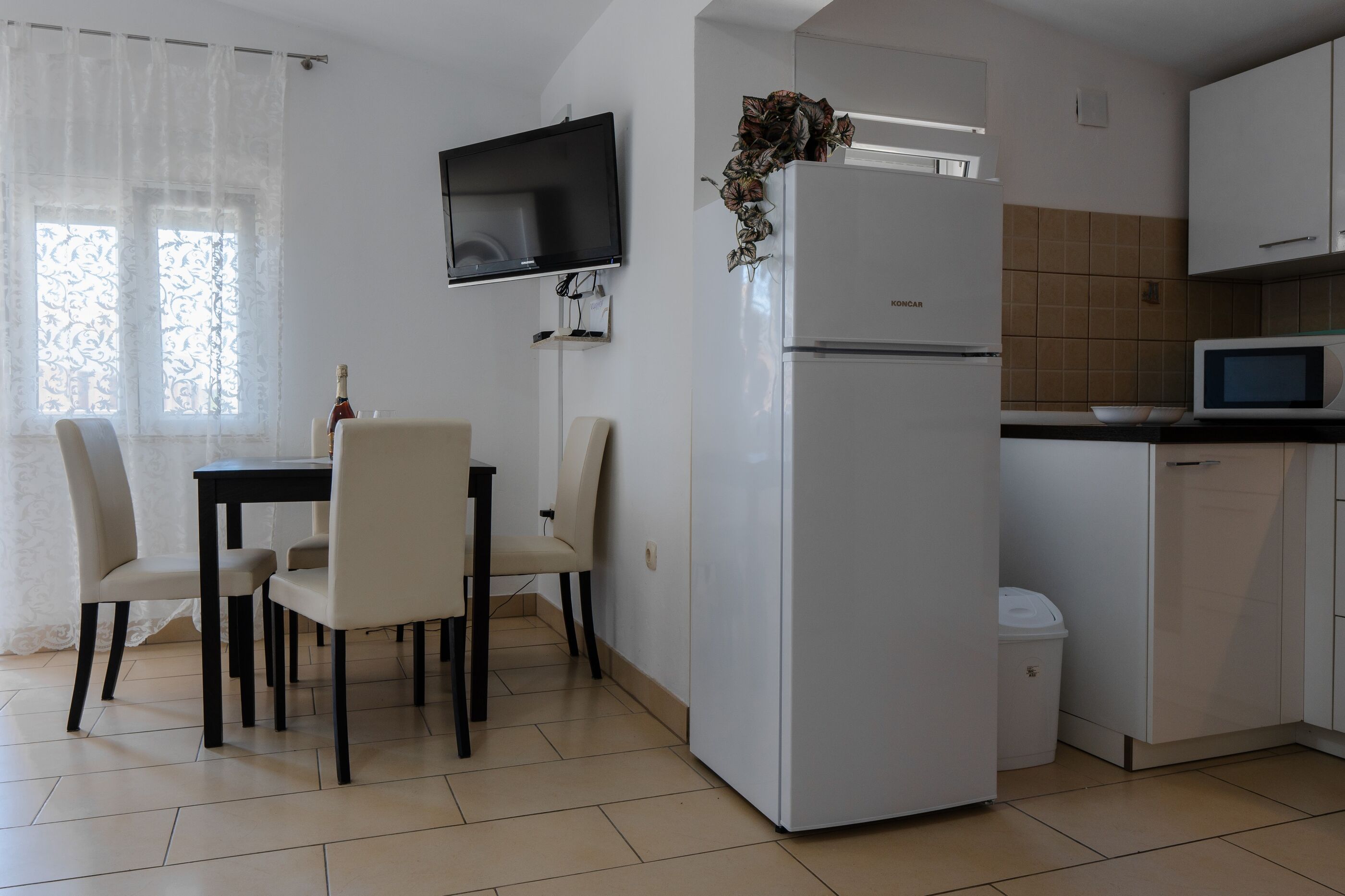 Apartments Josipovic 100901-A1