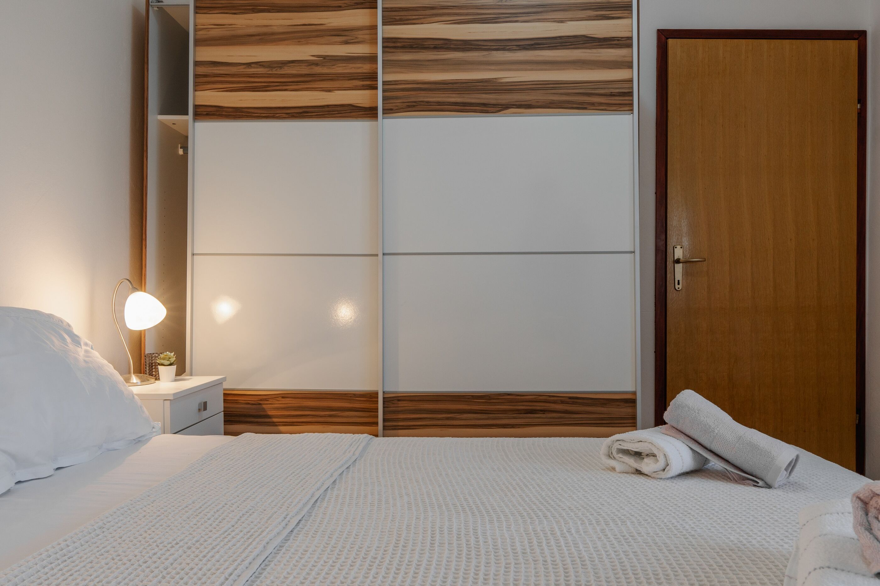 Apartments Josipovic 100901-A1