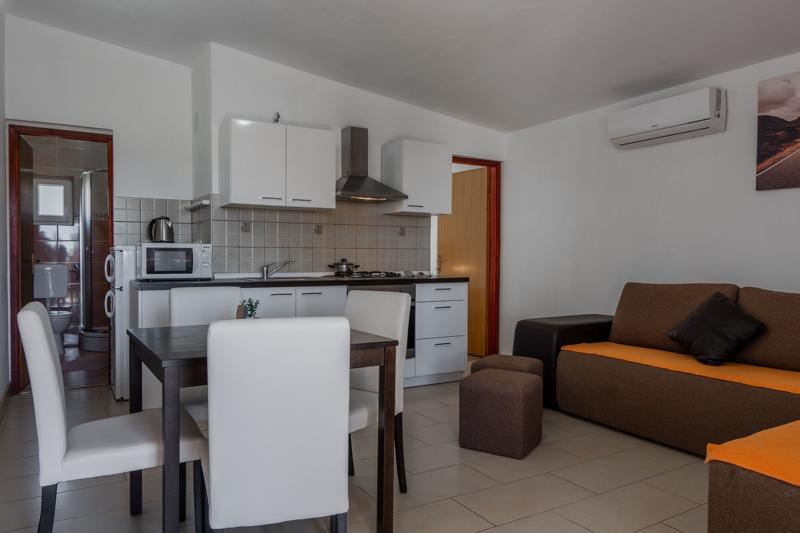 Apartments Josipovic 100901-A2