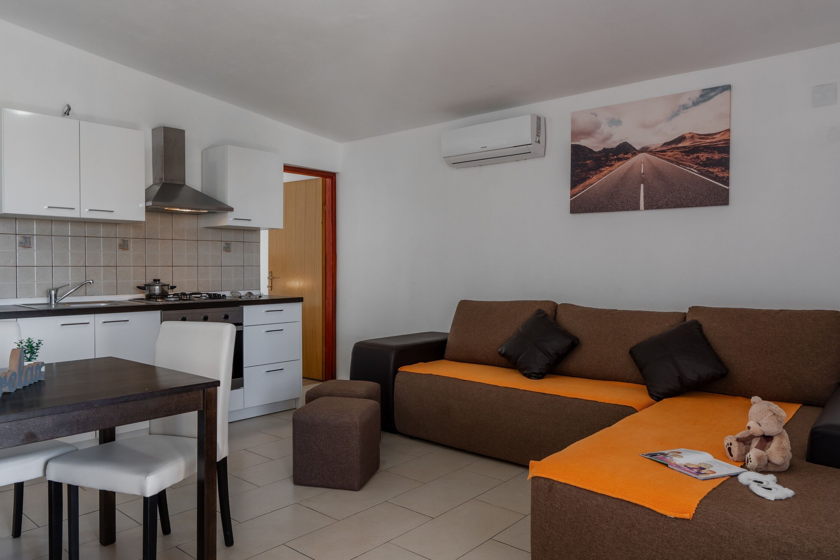 Apartments Josipovic 100901-A2