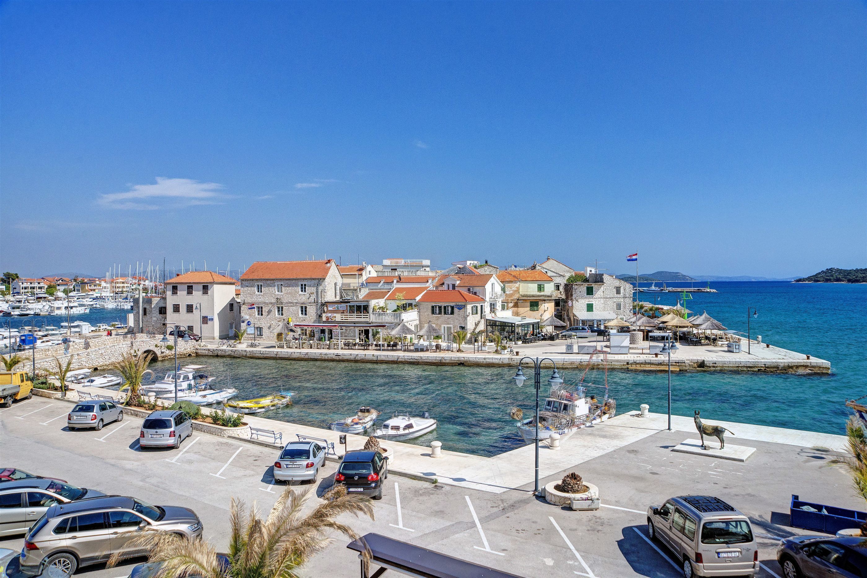 Apartments Peaceful port 100841-A1