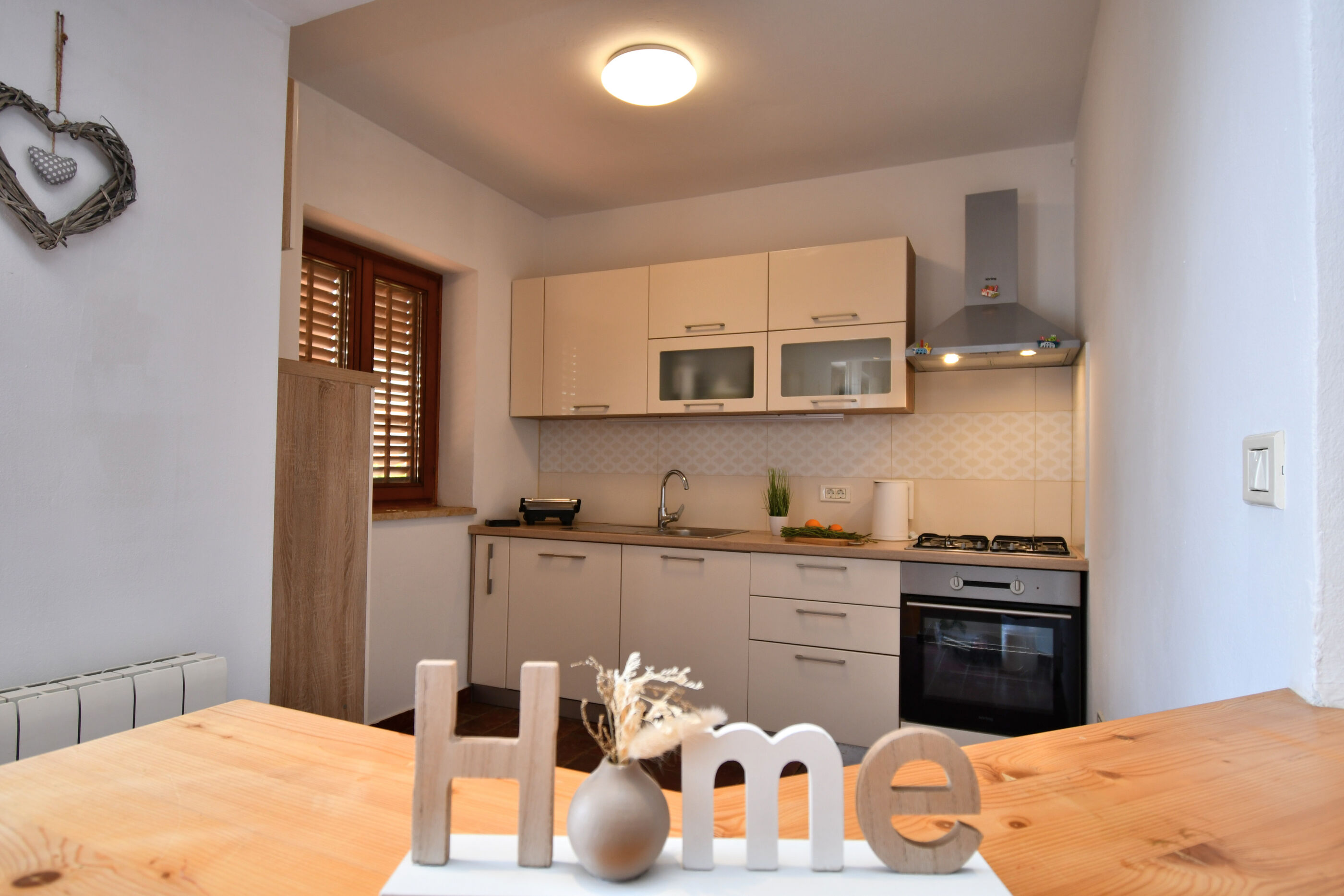 Apartment Honey Bee 100941-A1