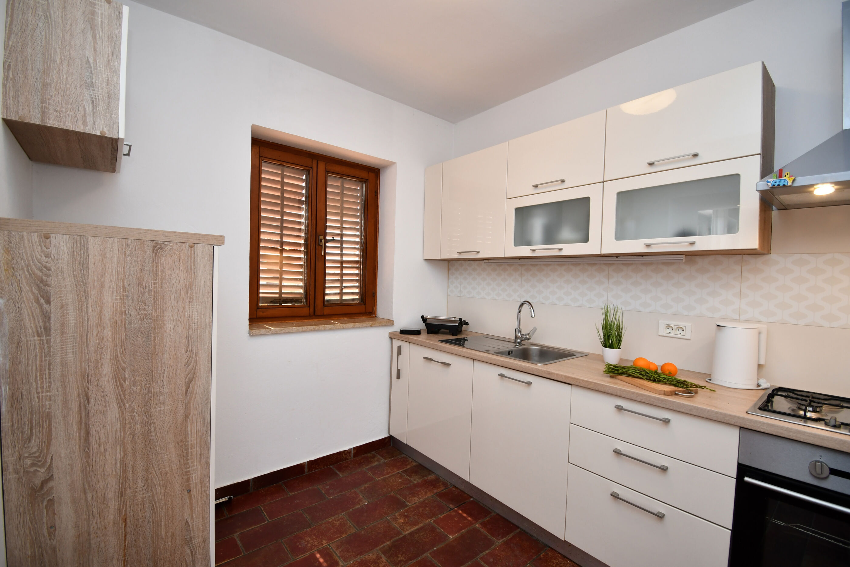 Apartment Honey Bee 100941-A1