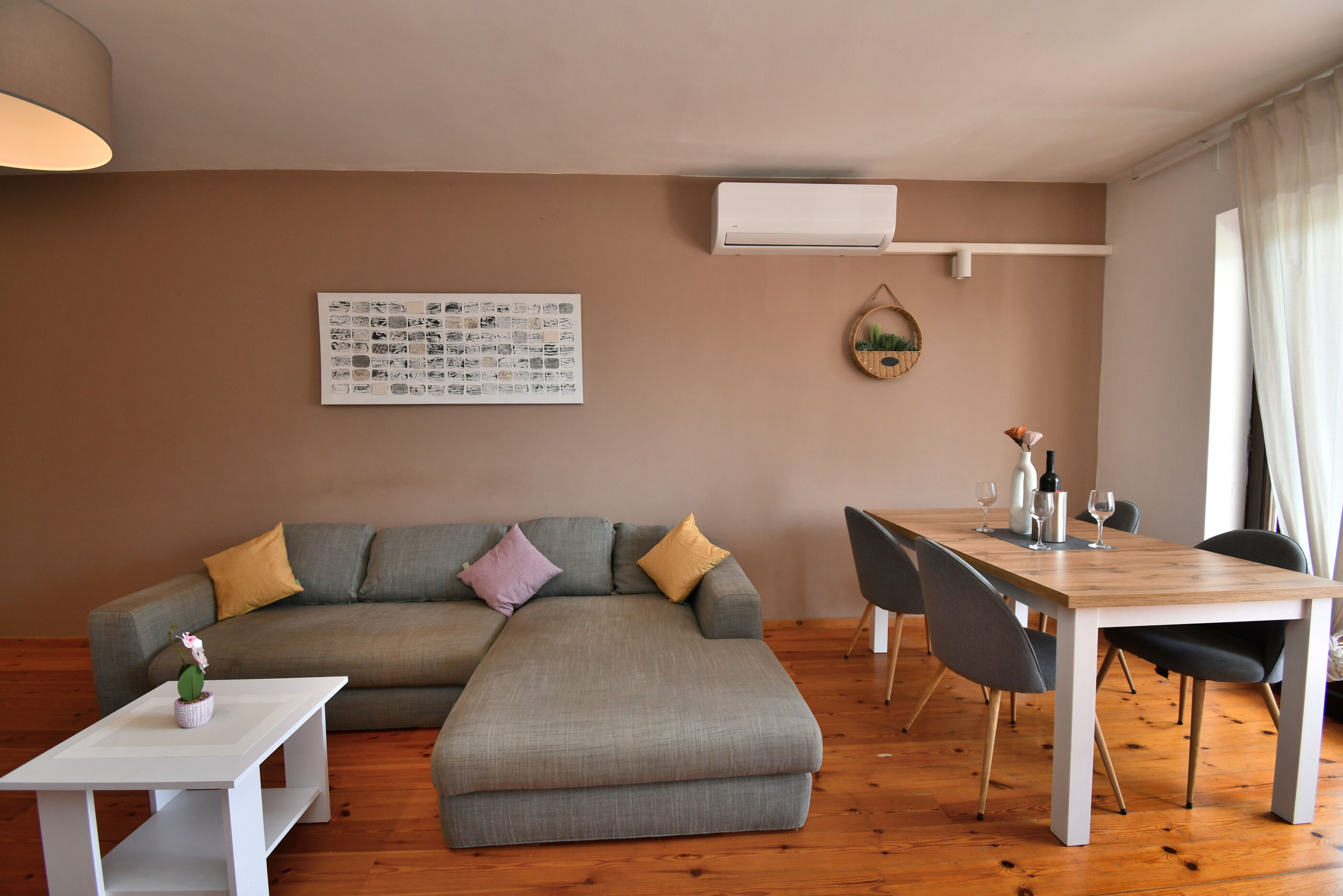 Apartment Honey Bee 100941-A1