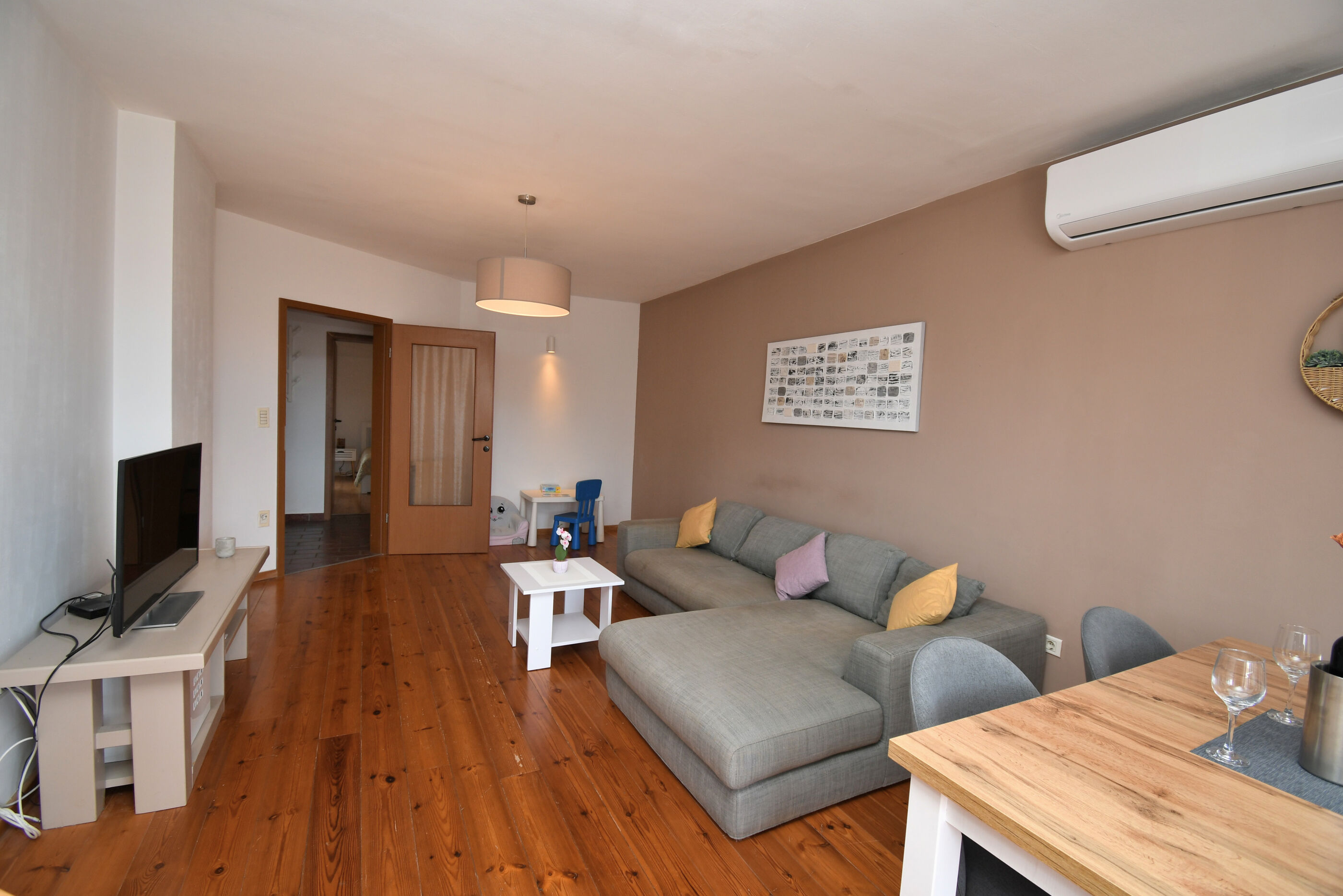 Apartment Honey Bee 100941-A1