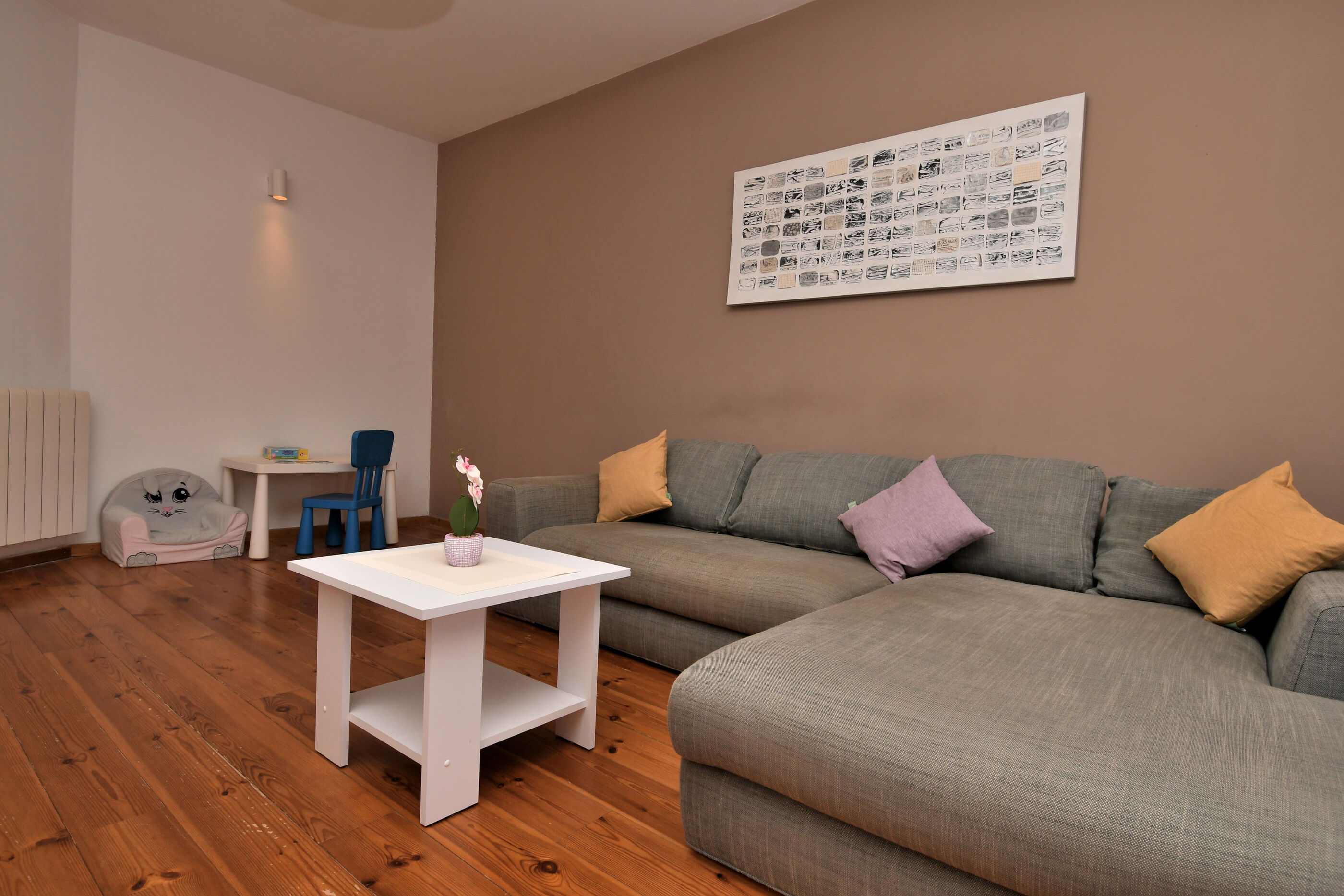 Apartment Honey Bee 100941-A1