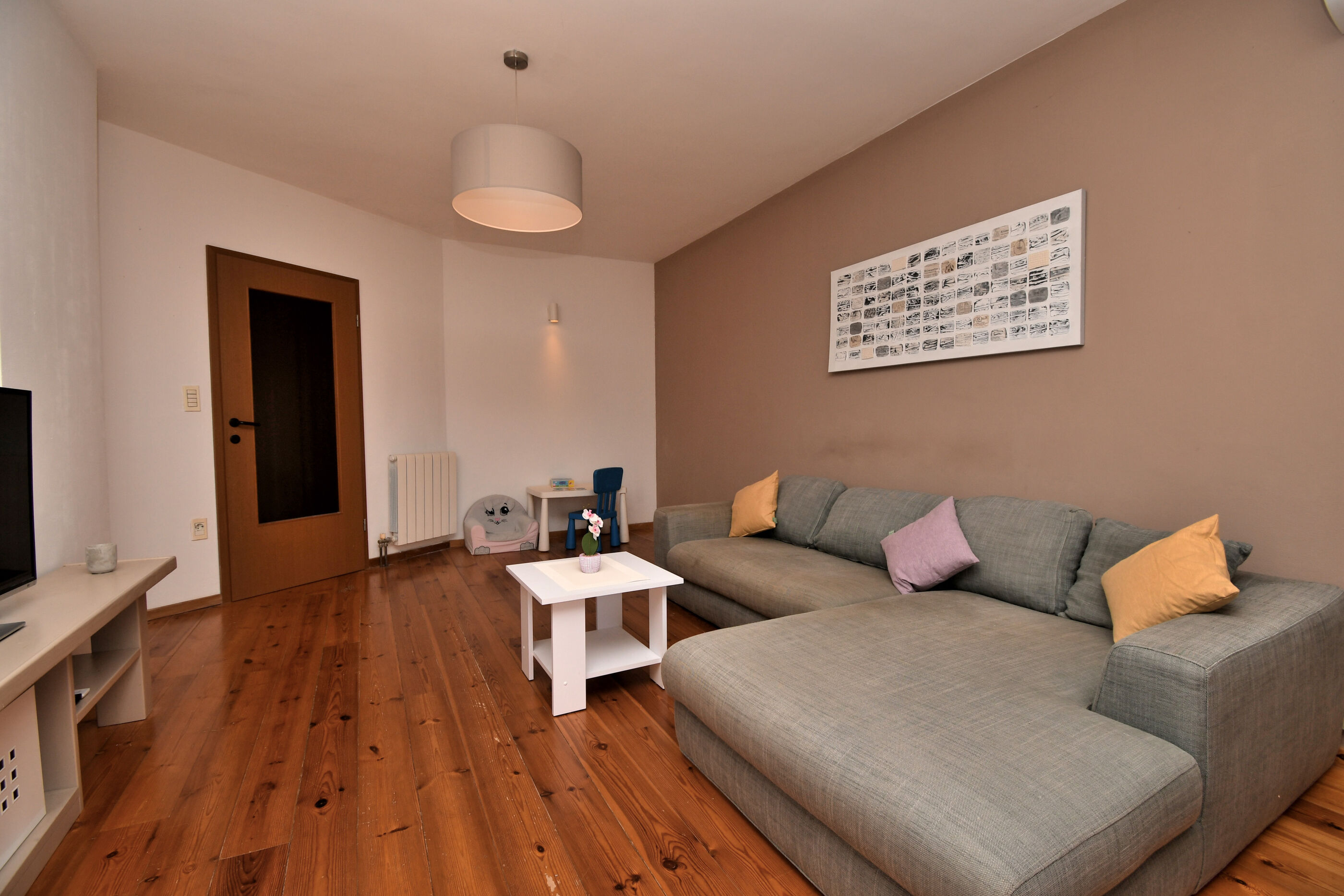 Apartment Honey Bee 100941-A1