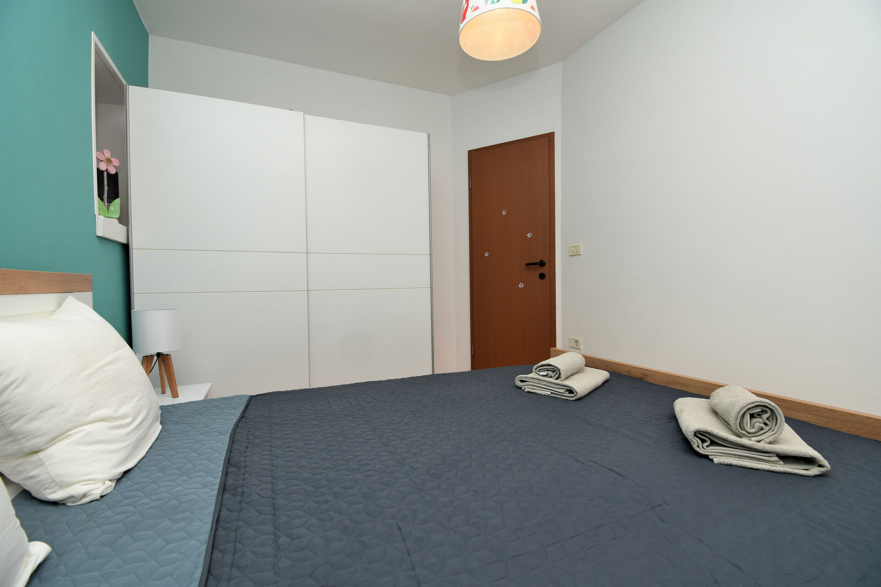 Apartment Honey Bee 100941-A1