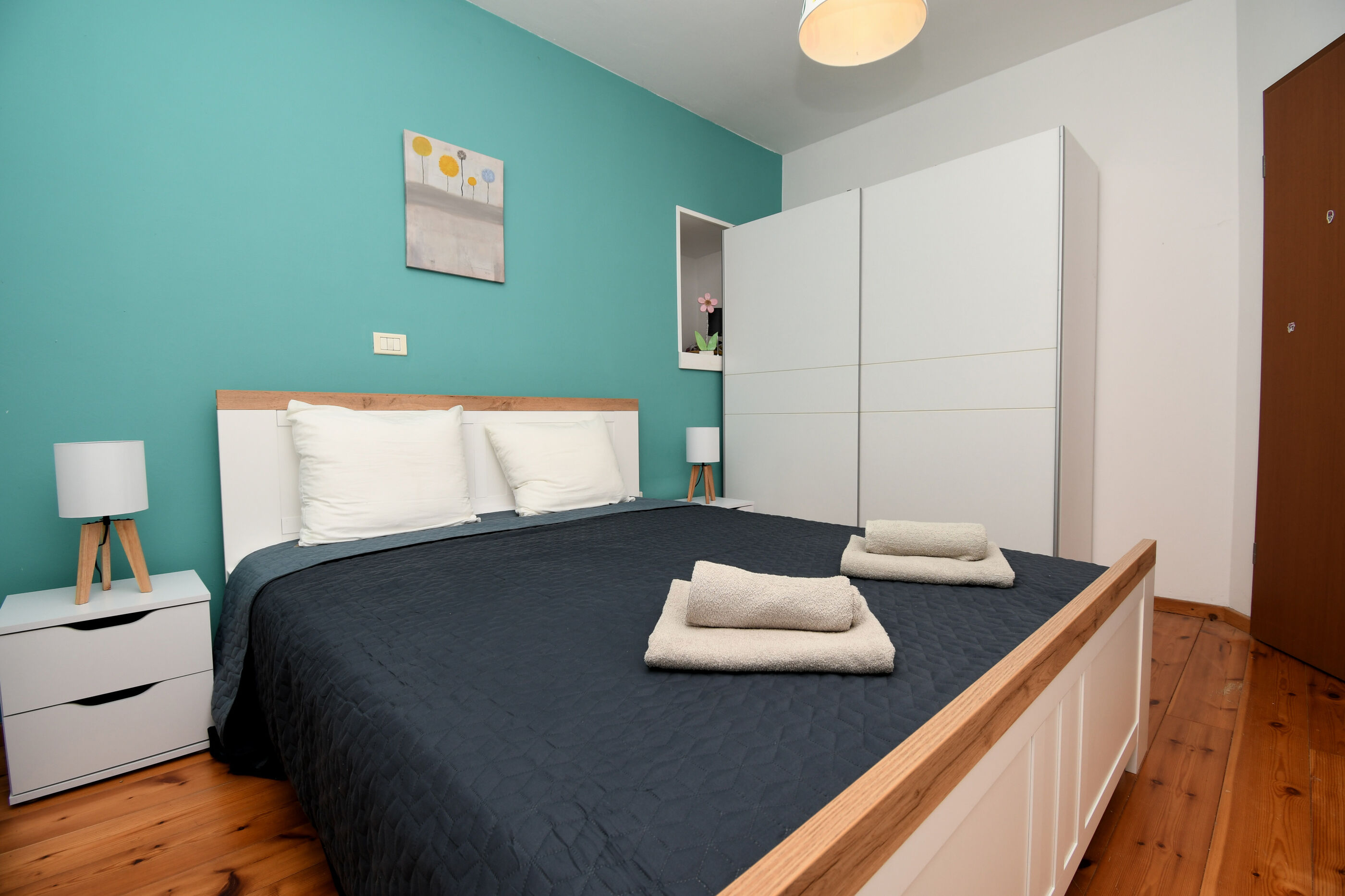 Apartment Honey Bee 100941-A1