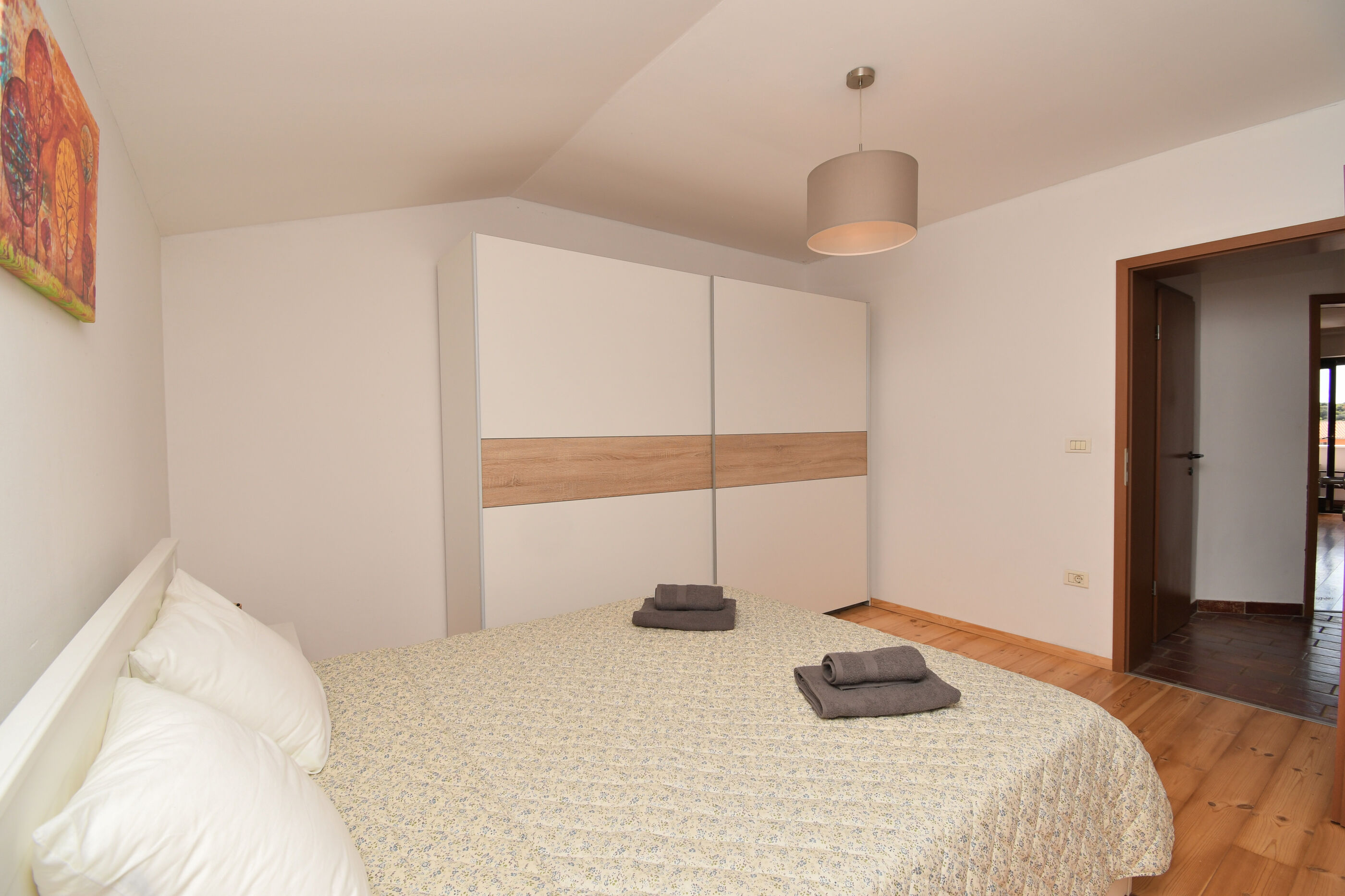Apartment Honey Bee 100941-A1